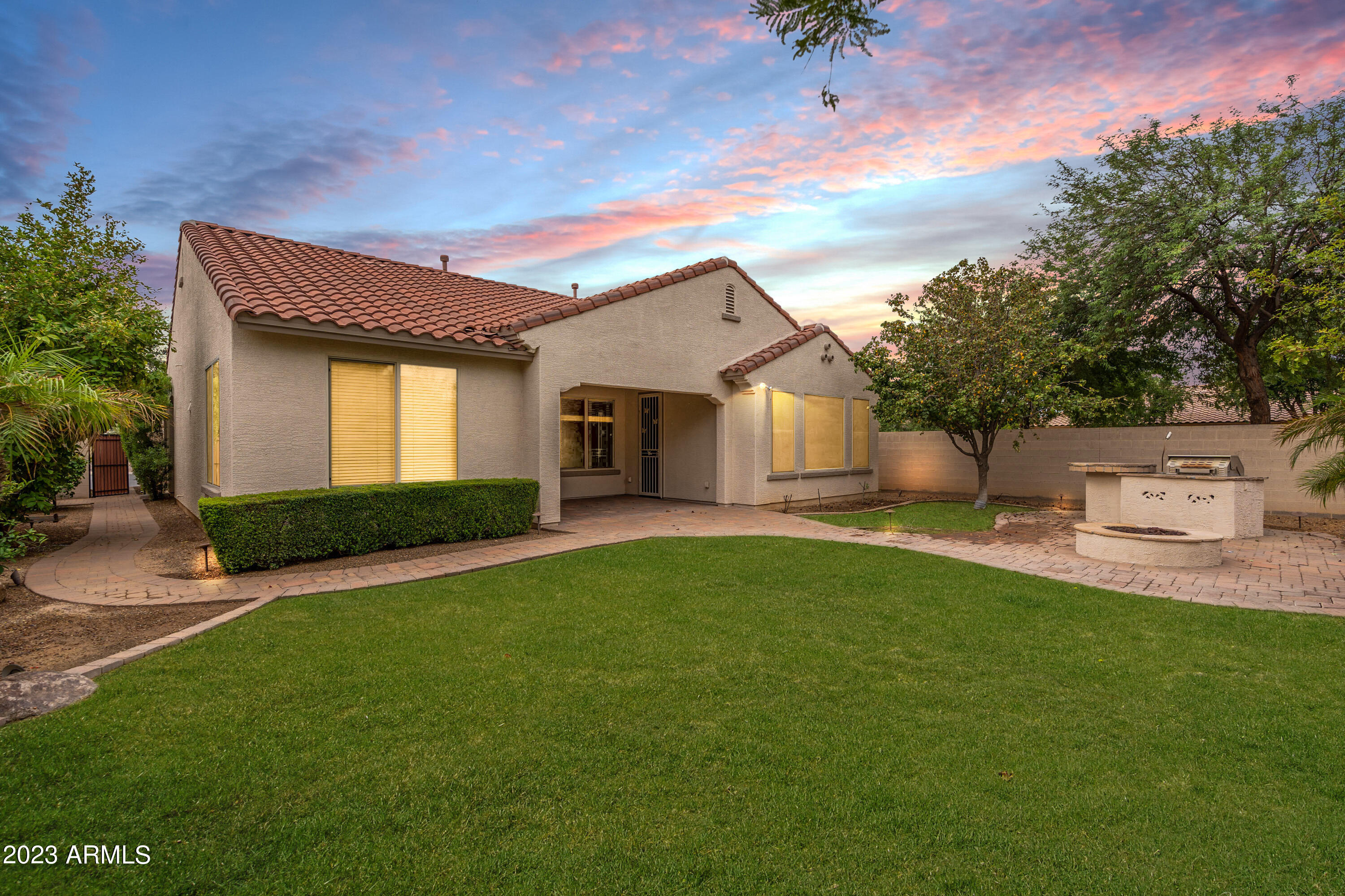 1644 W PELICAN Court
