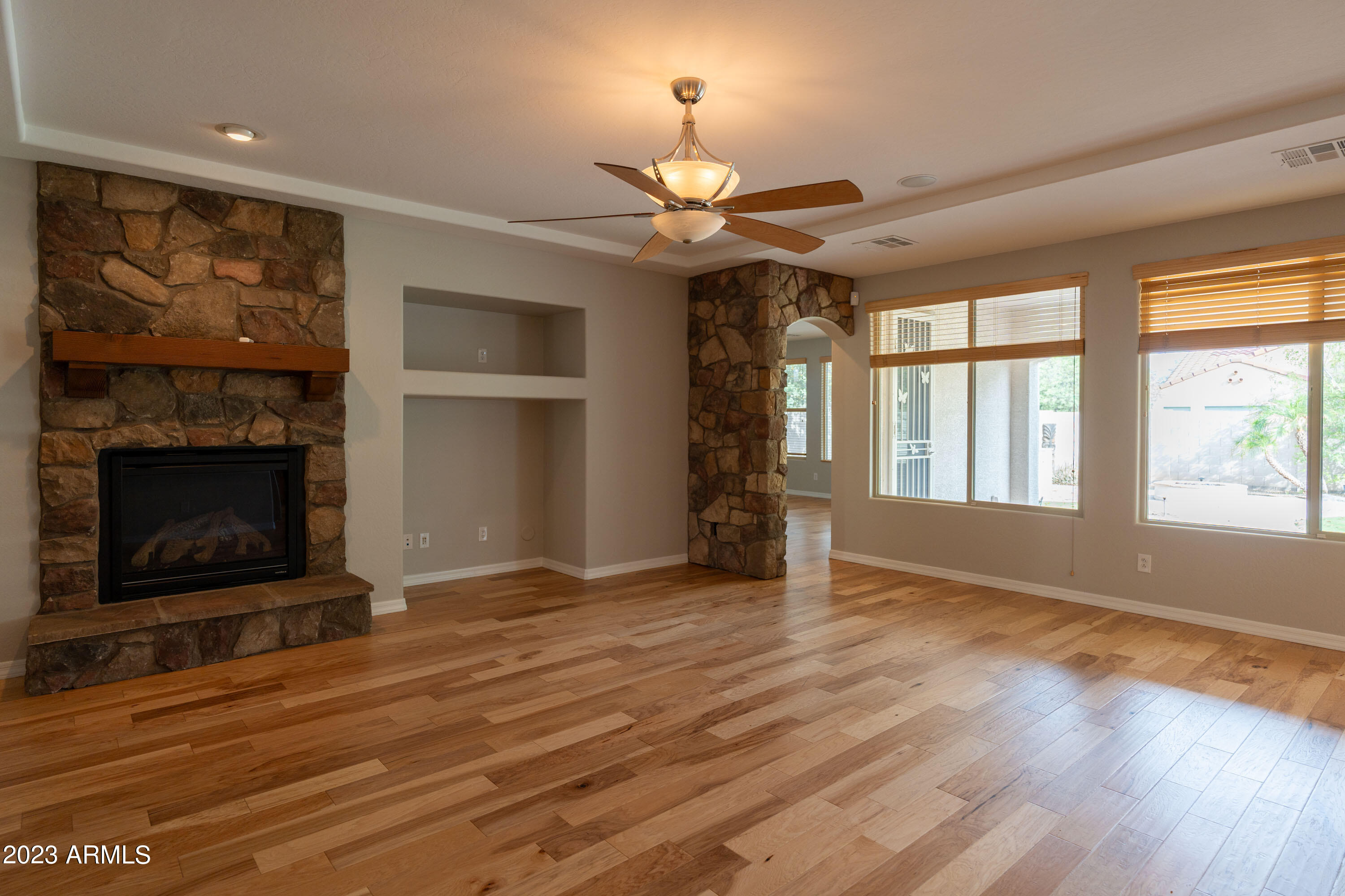 1644 W PELICAN Court