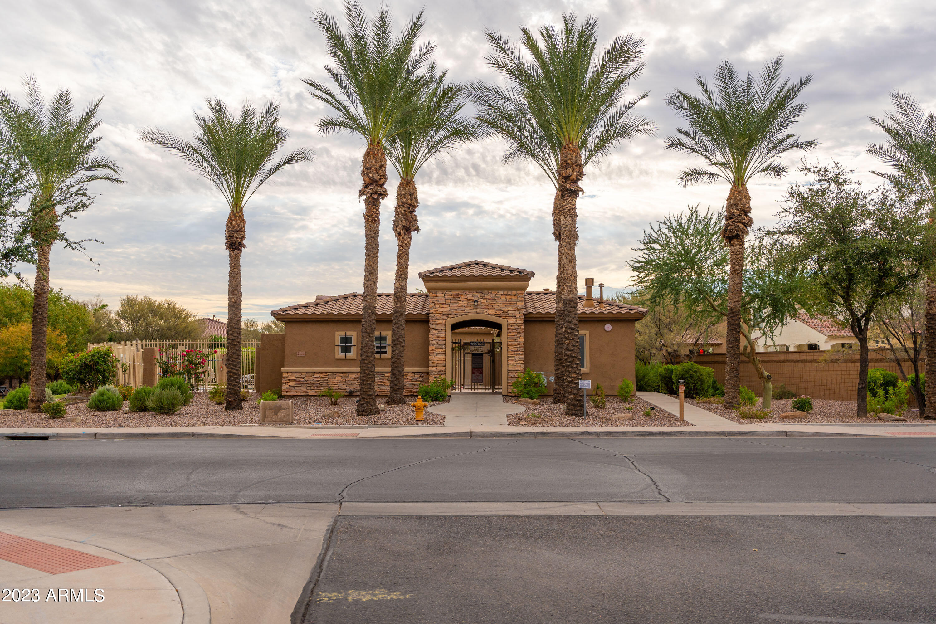1644 W PELICAN Court