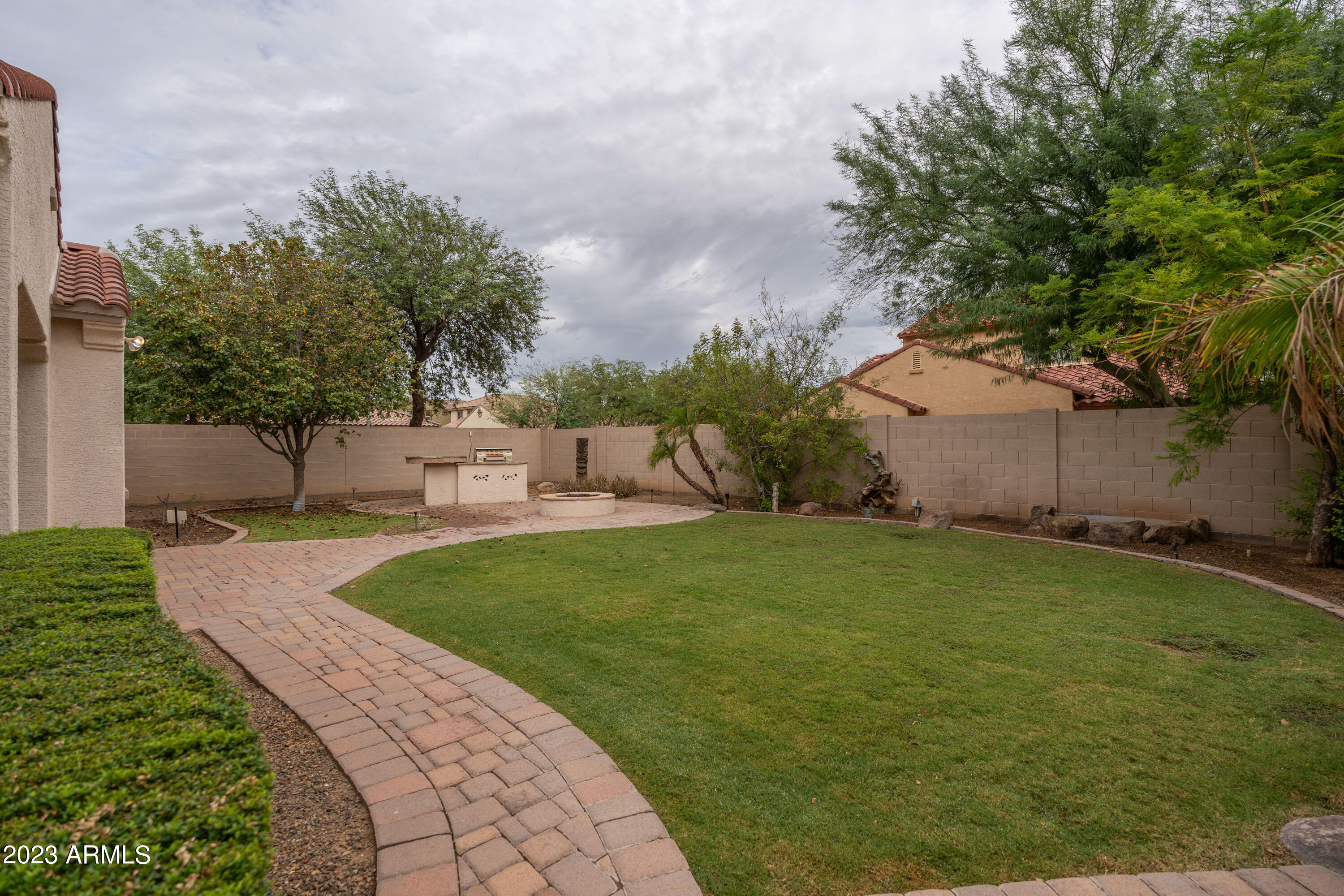 1644 W PELICAN Court