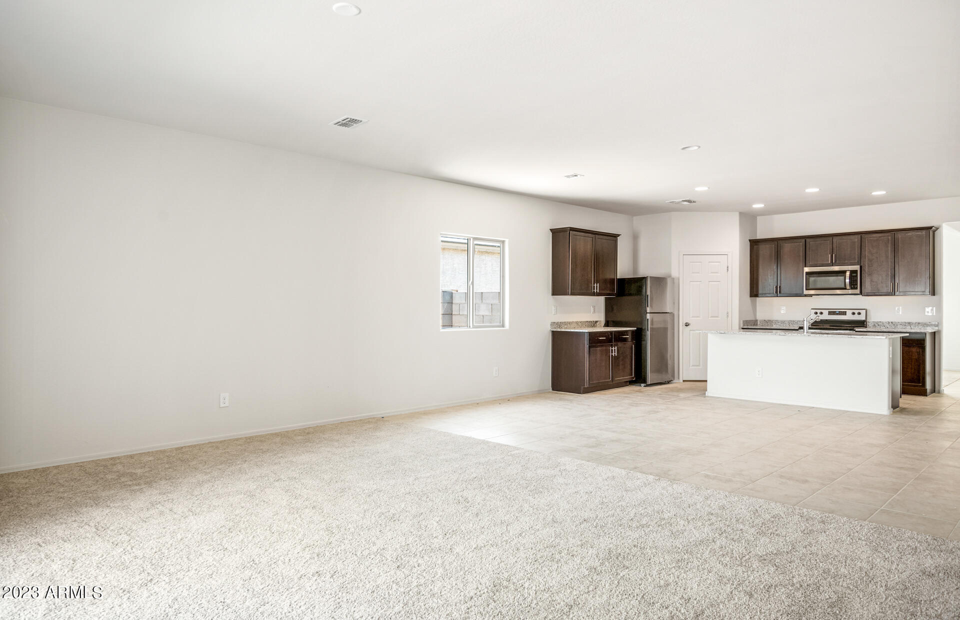 43662 W CYPRESS Lane