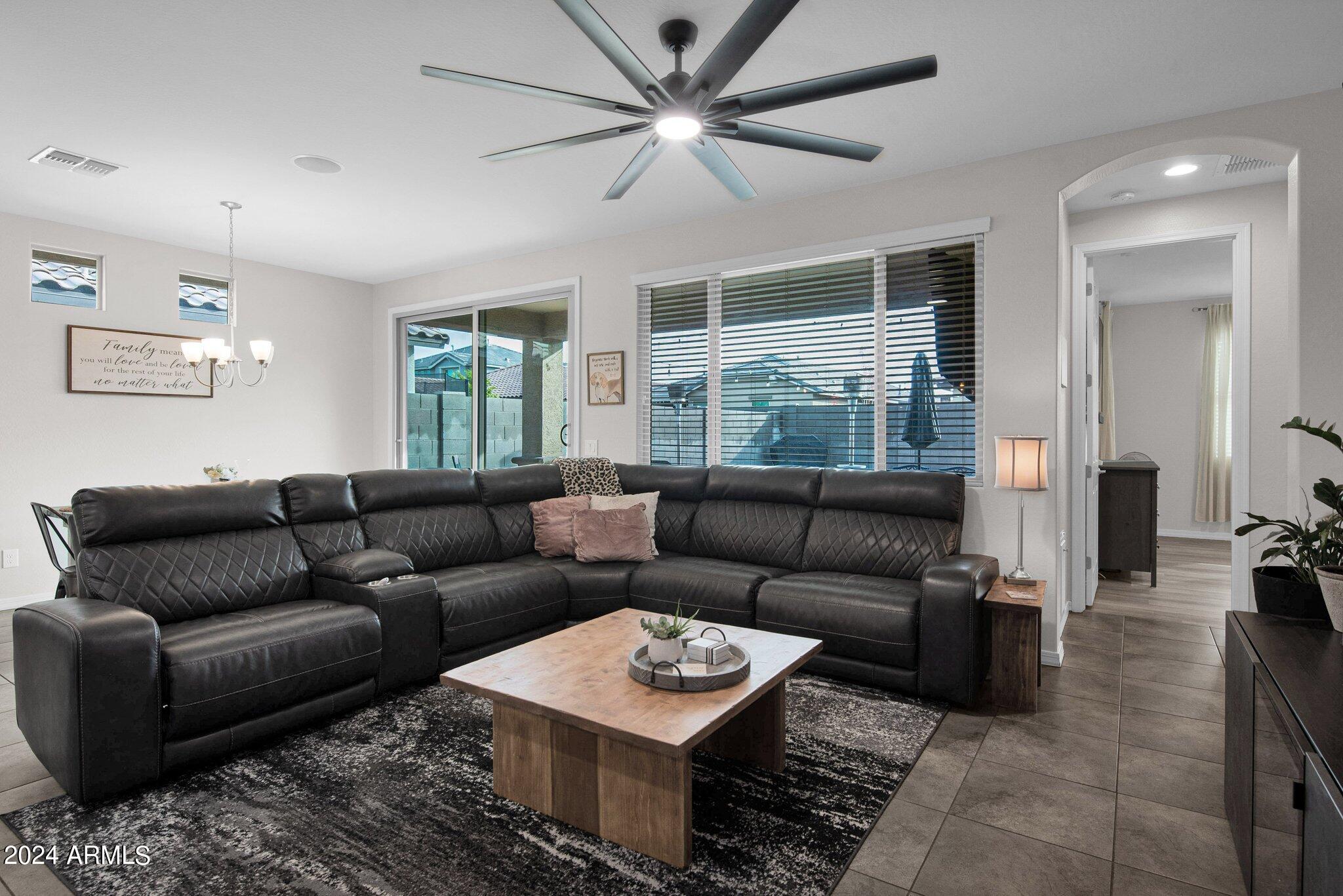 41317 W CARLISLE Lane