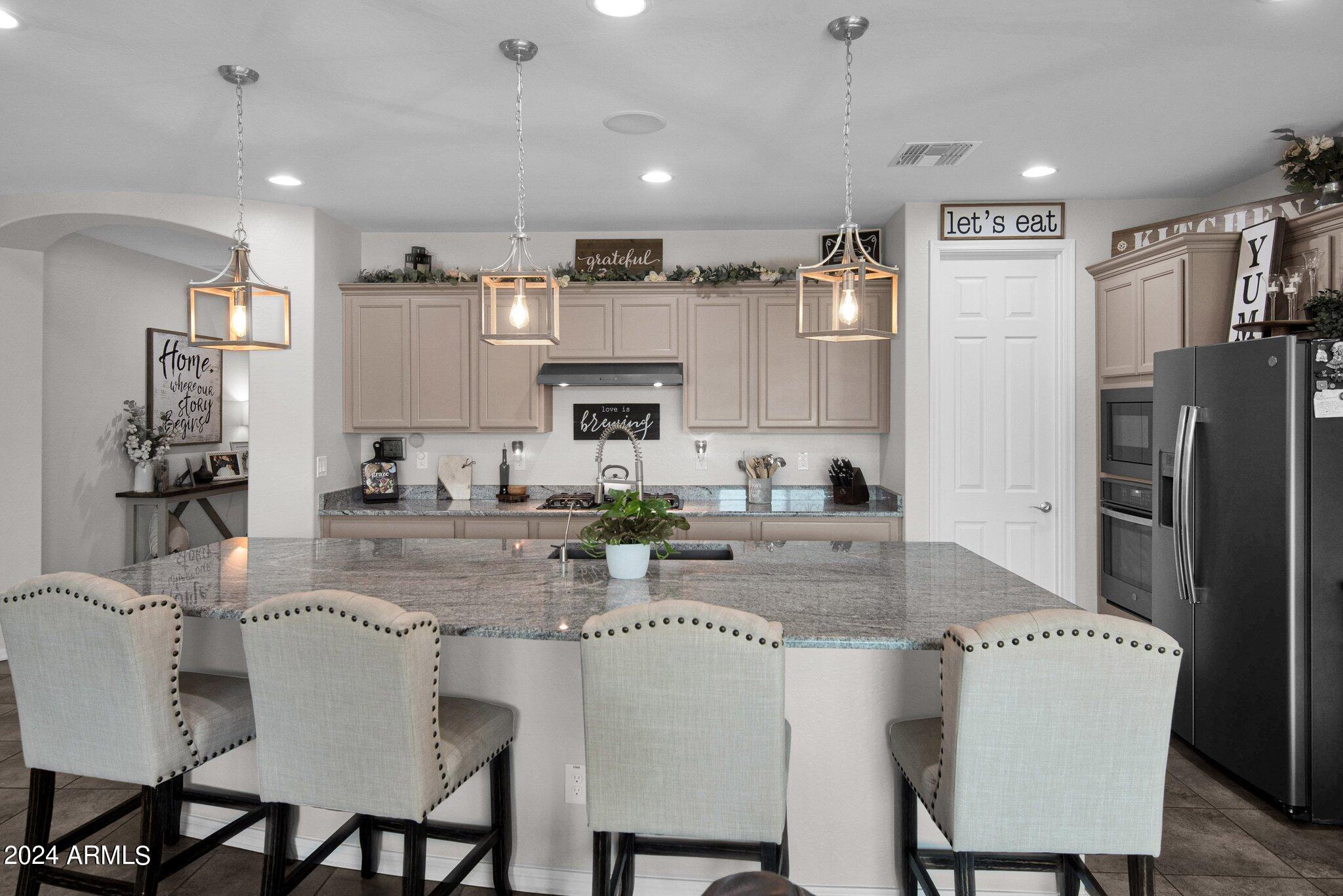 41317 W CARLISLE Lane