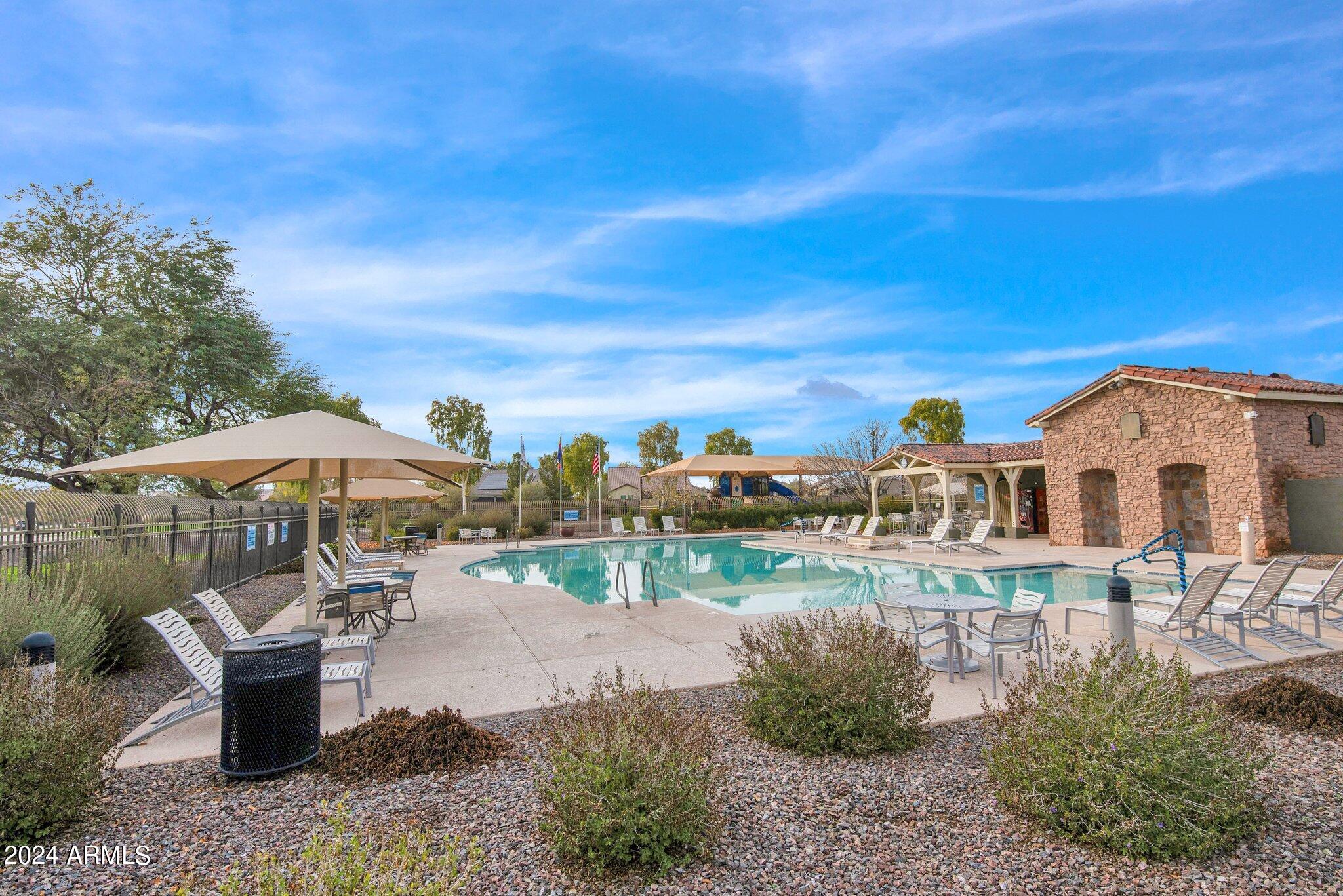 41317 W CARLISLE Lane