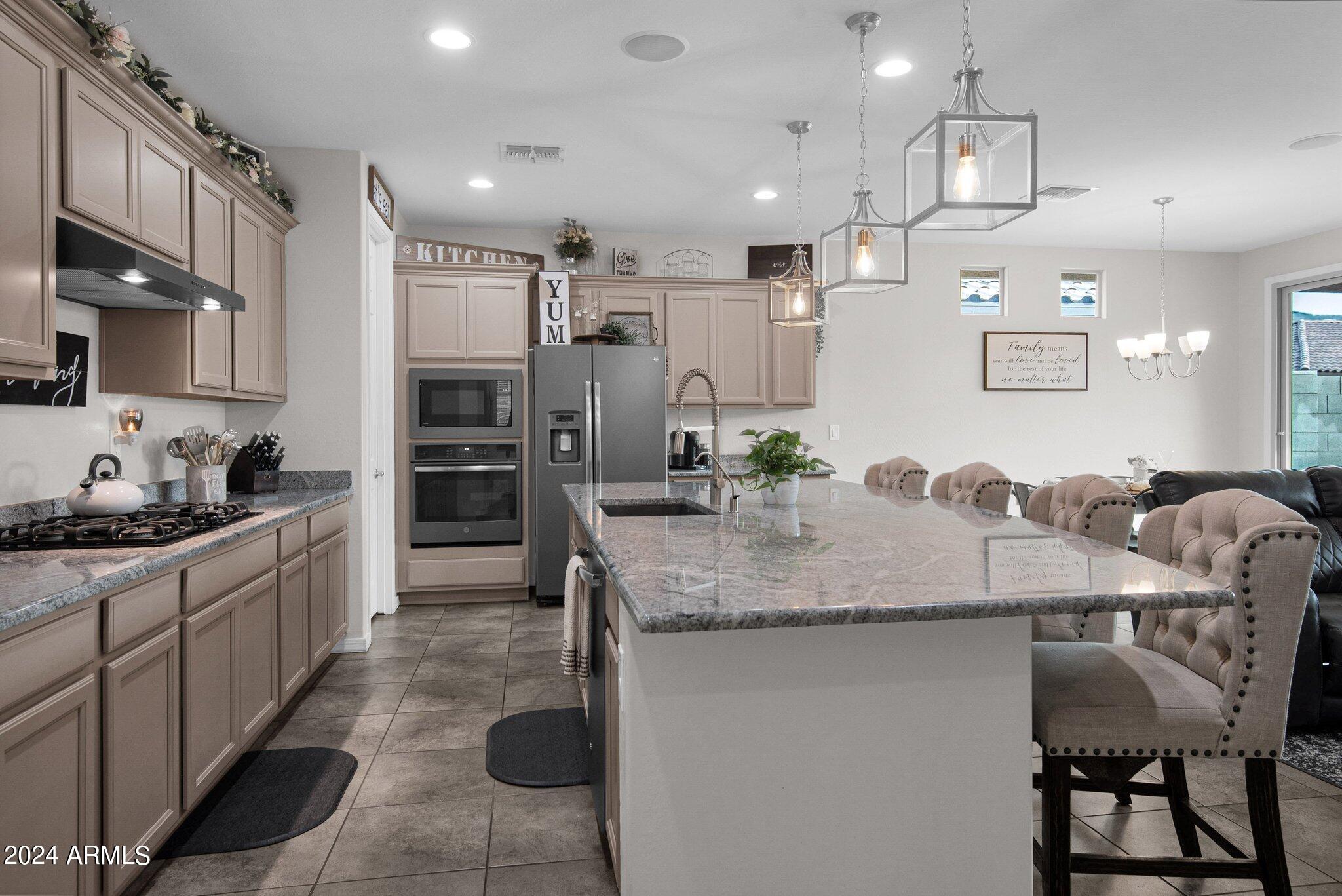 41317 W CARLISLE Lane