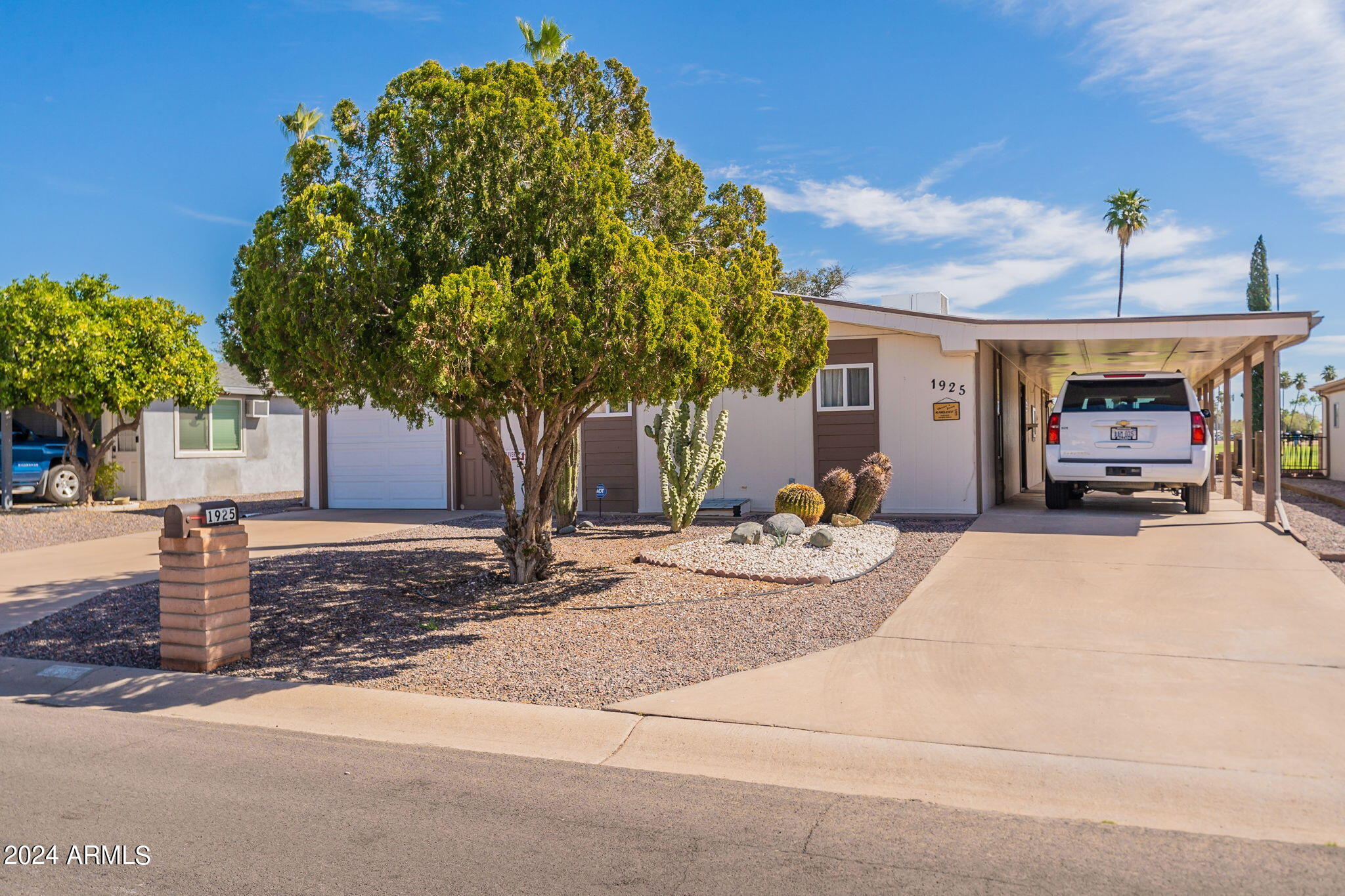 1925 S 72ND Street