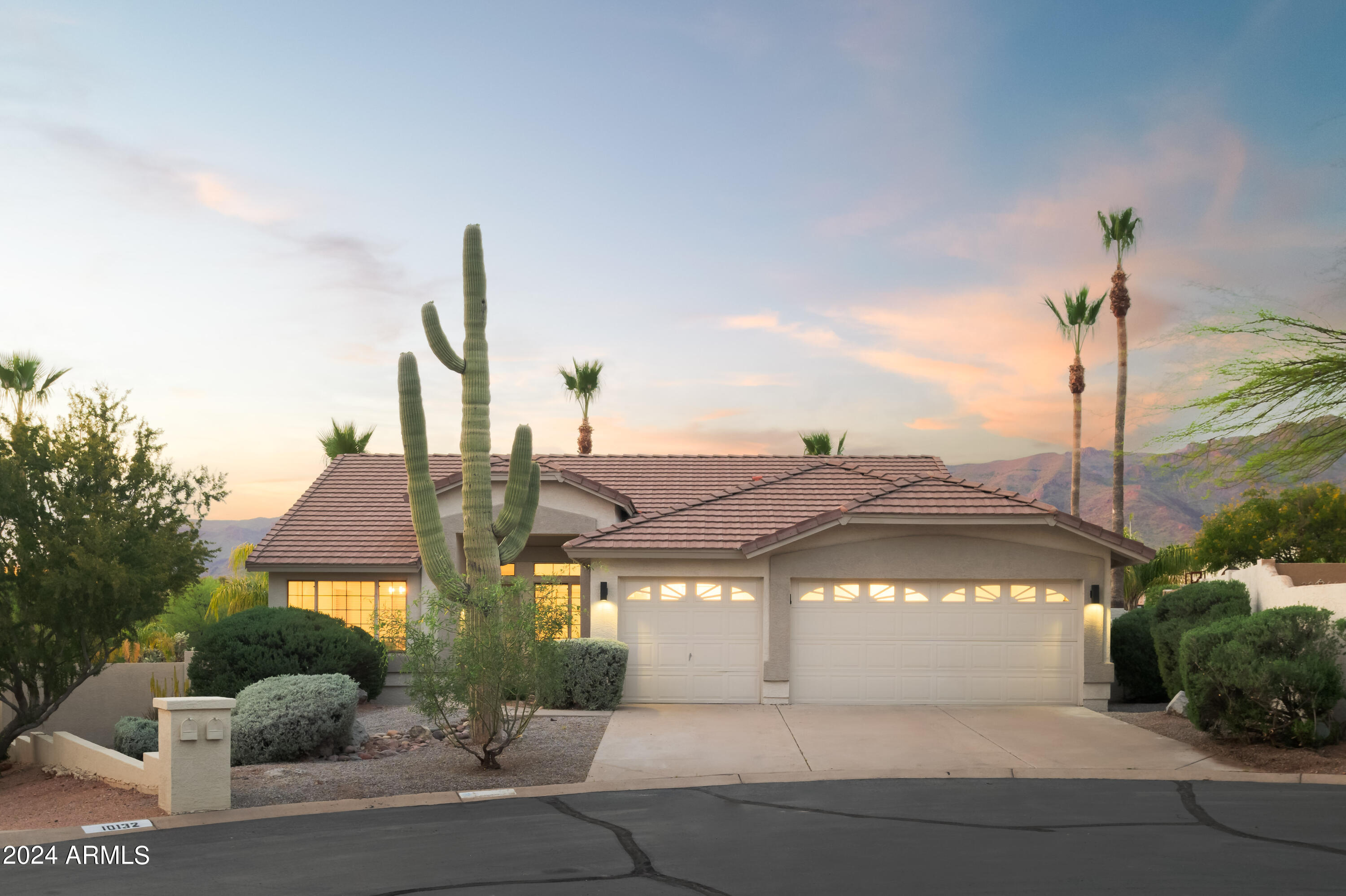 10142 E DAYBREAK Place