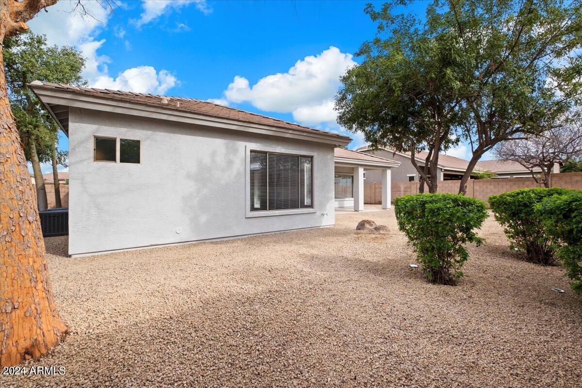 4451 E SPORTS Drive