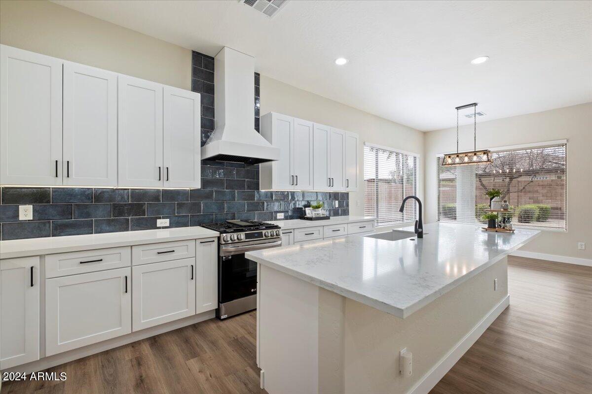 4451 E SPORTS Drive