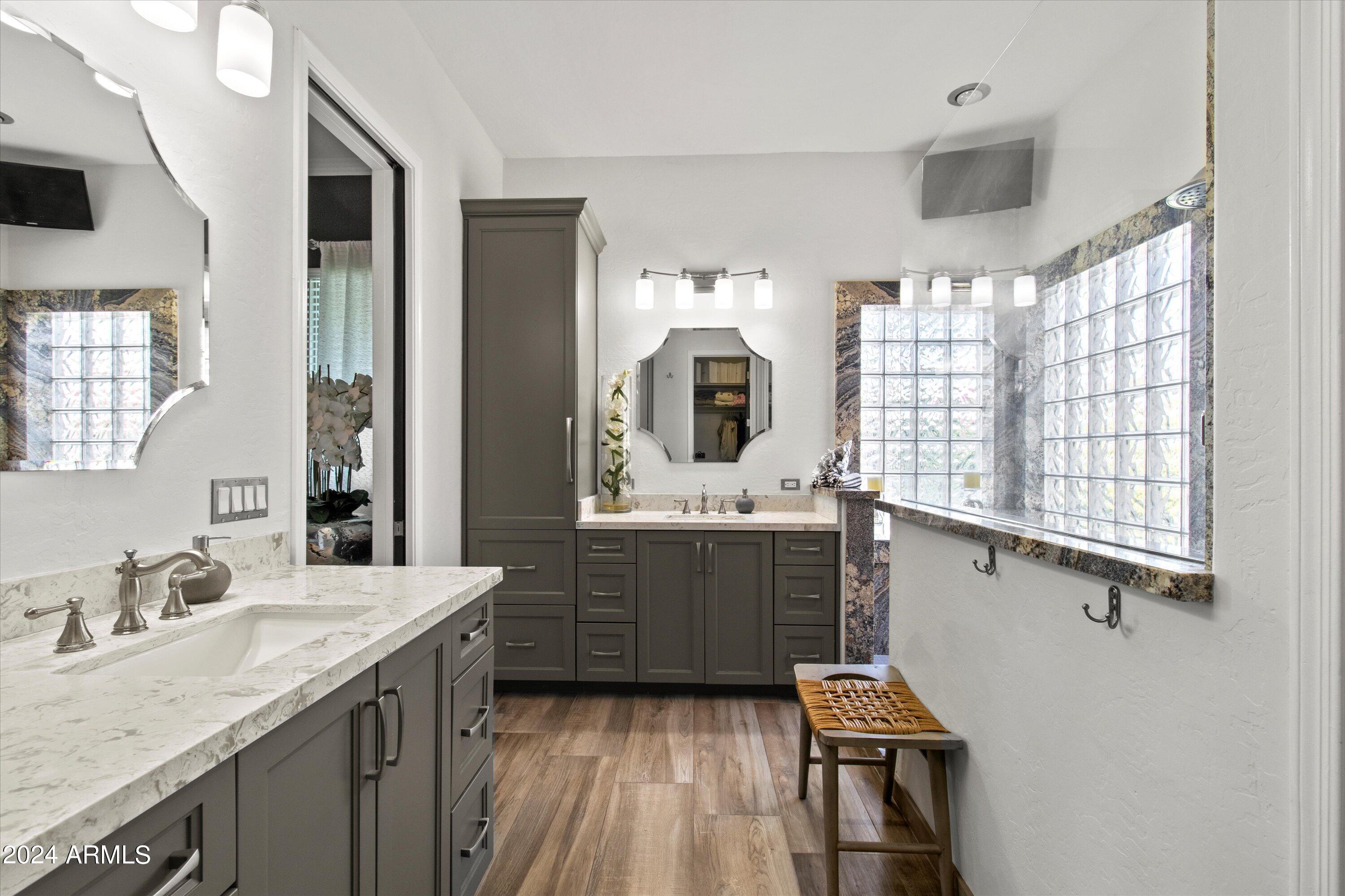 2700 E HAZELTINE Way