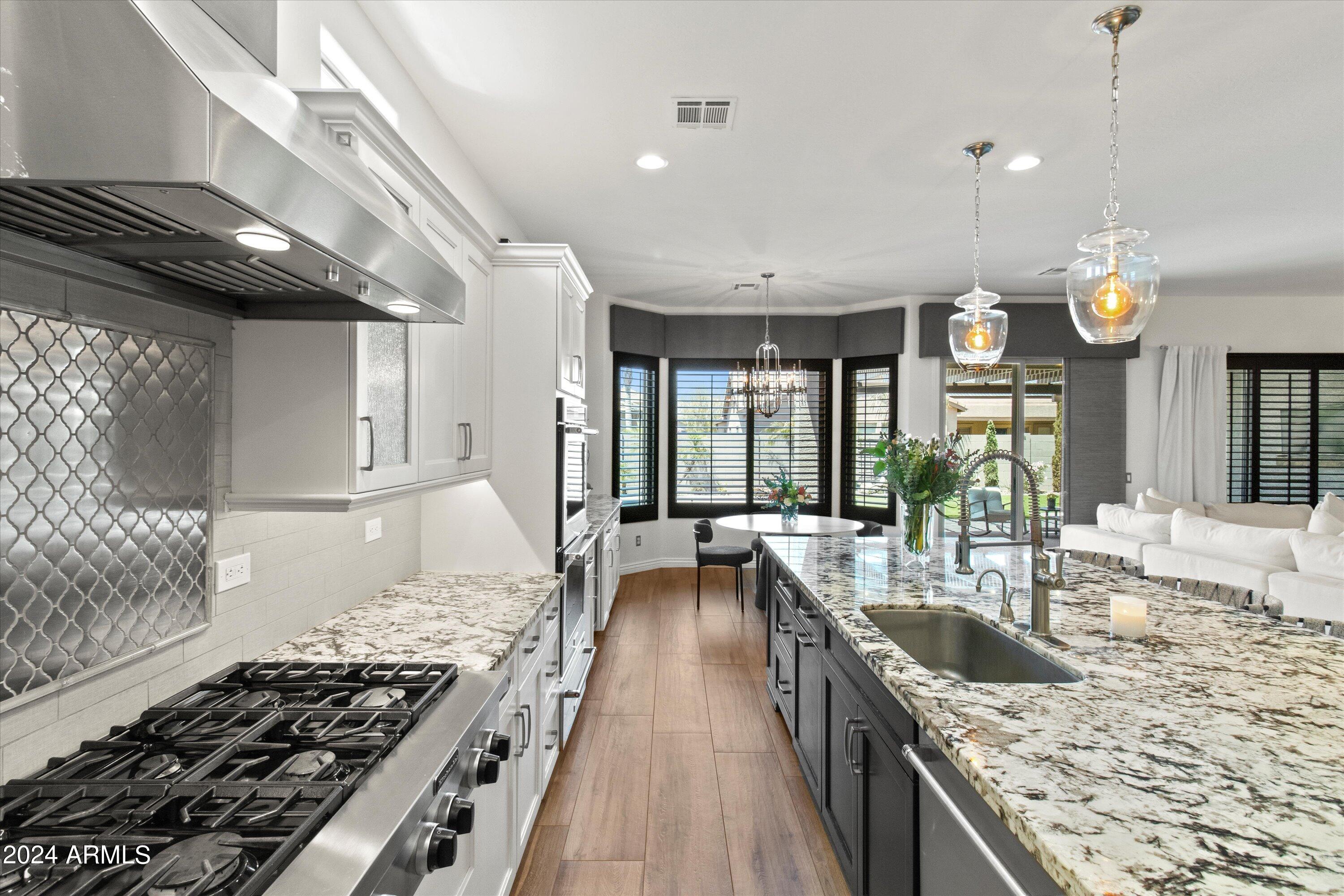 2700 E HAZELTINE Way