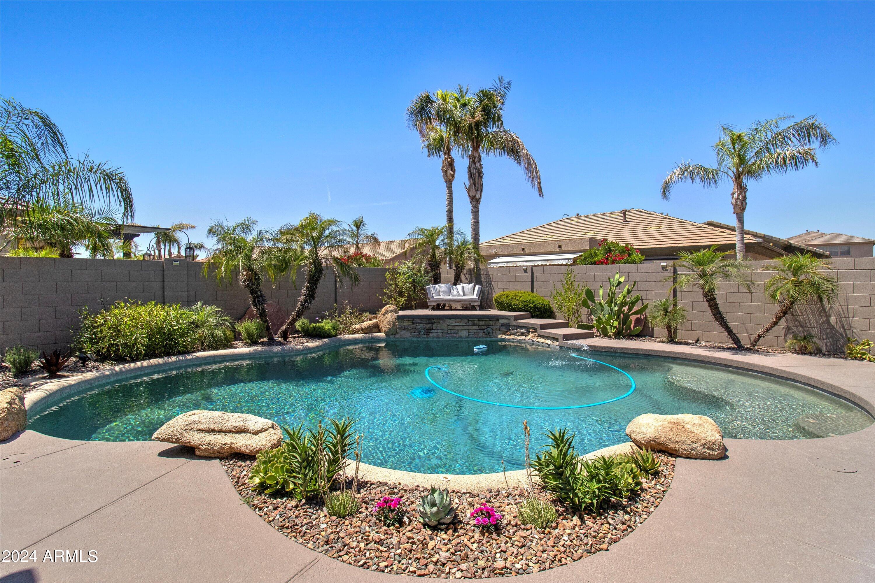 2700 E HAZELTINE Way