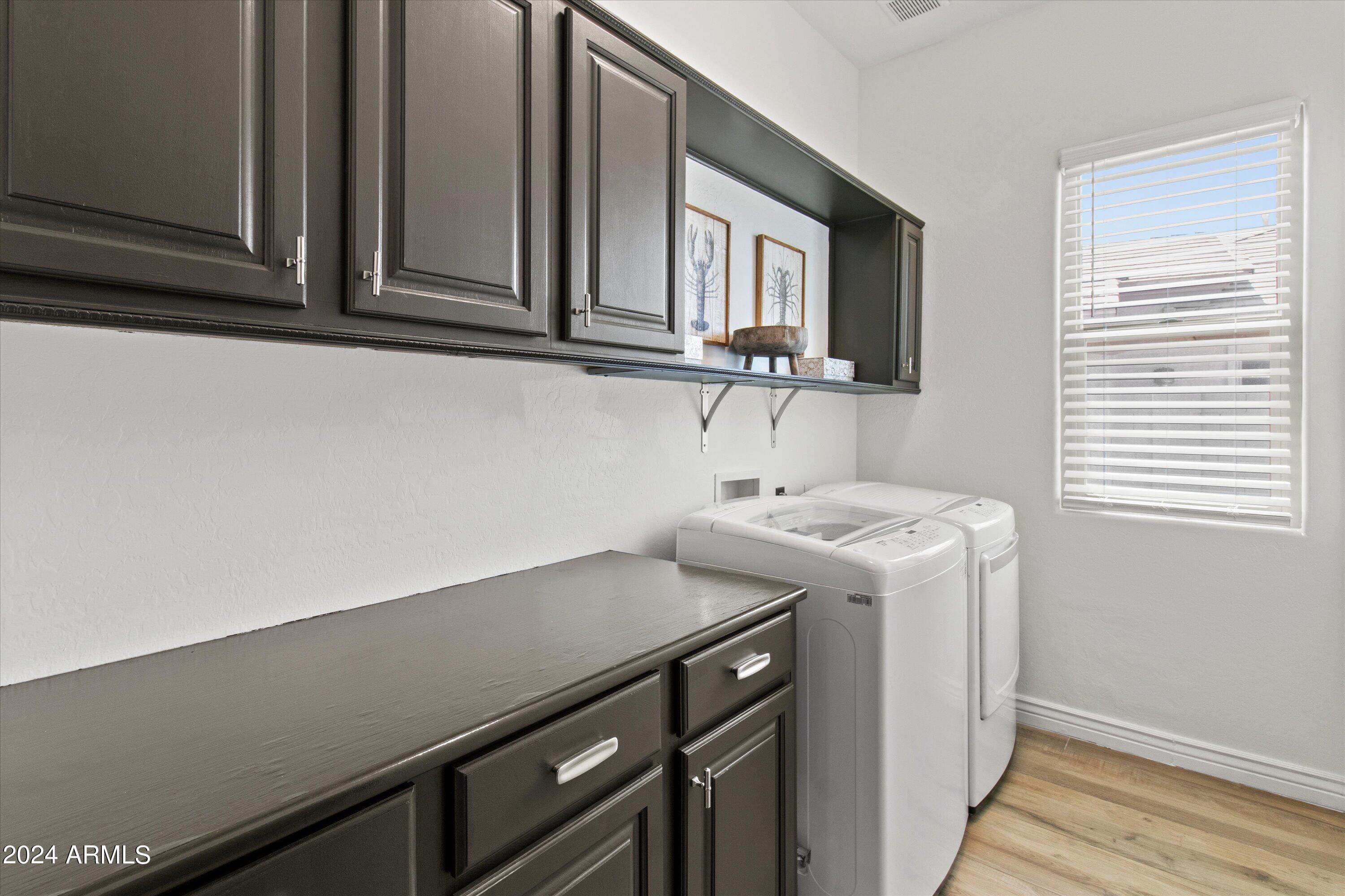 2700 E HAZELTINE Way