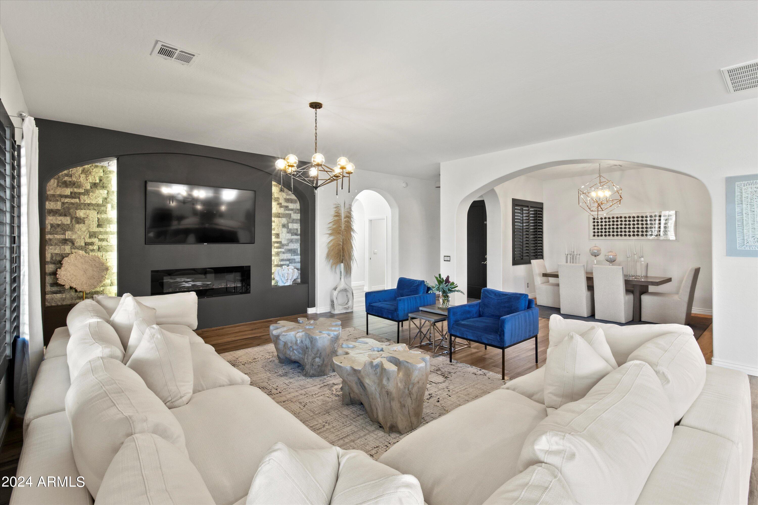 2700 E HAZELTINE Way