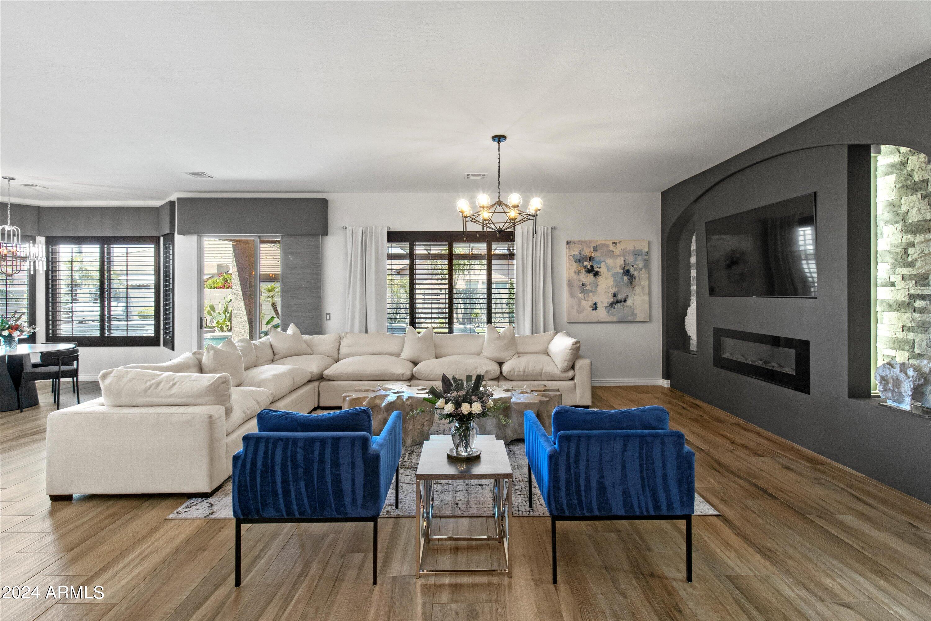 2700 E HAZELTINE Way