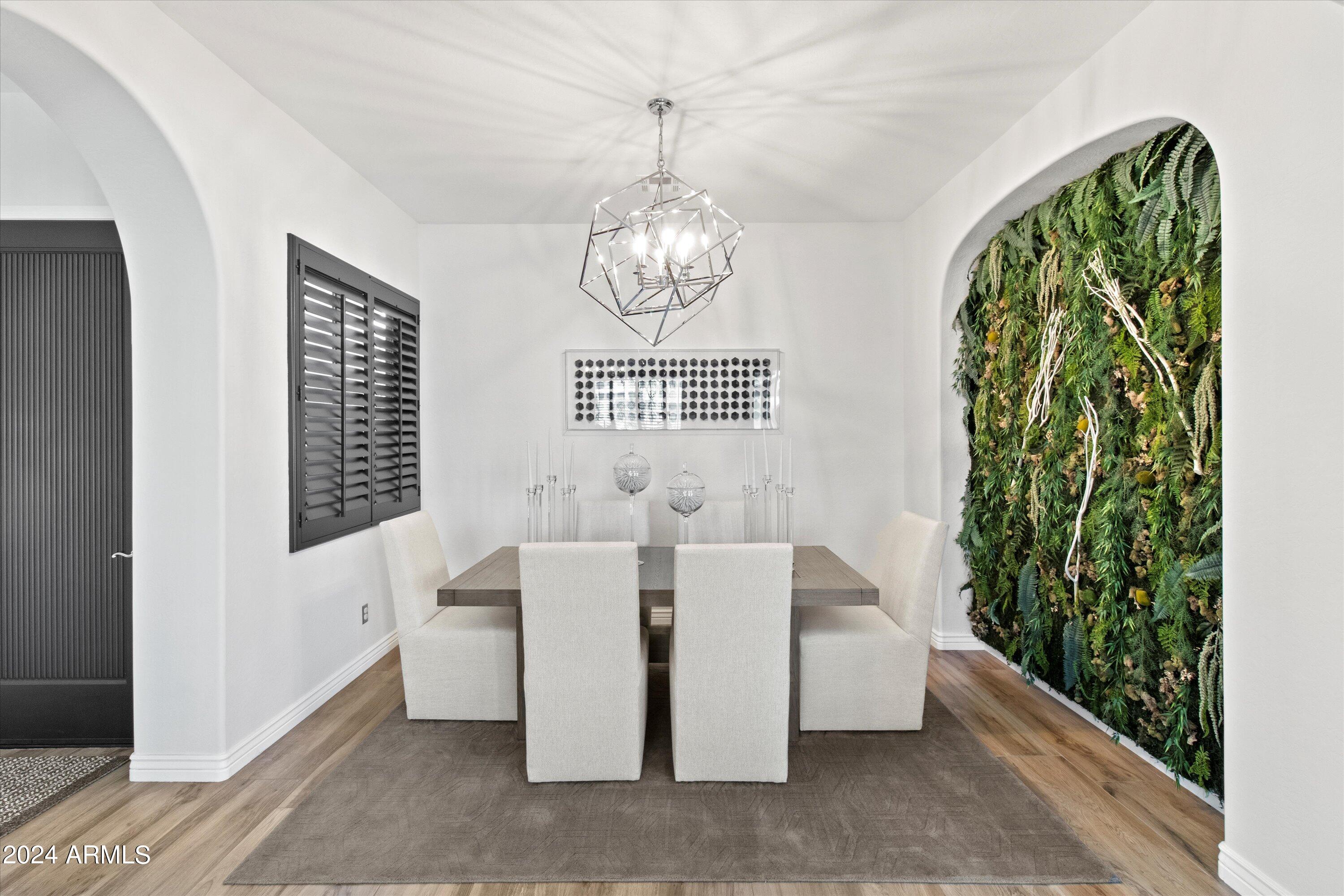 2700 E HAZELTINE Way