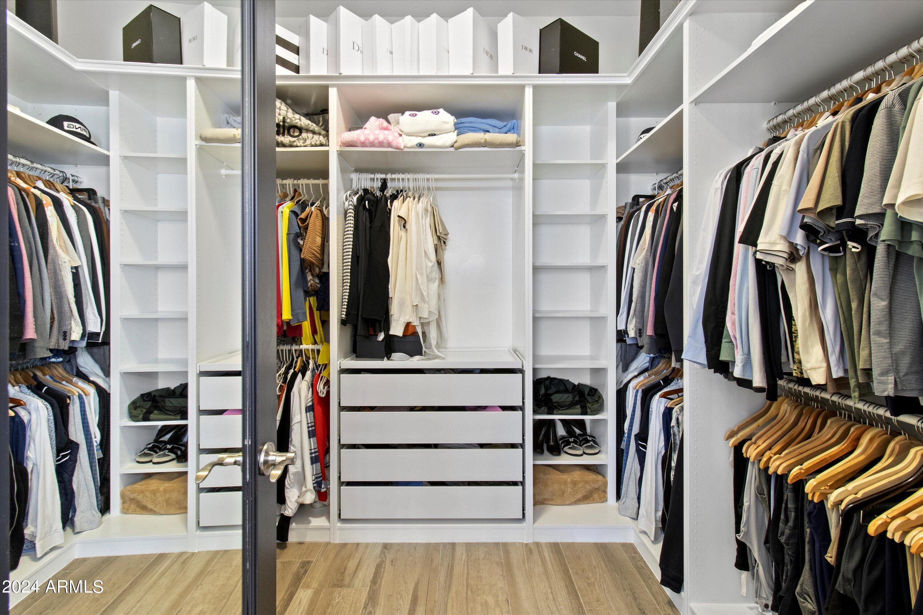 2700 E HAZELTINE Way