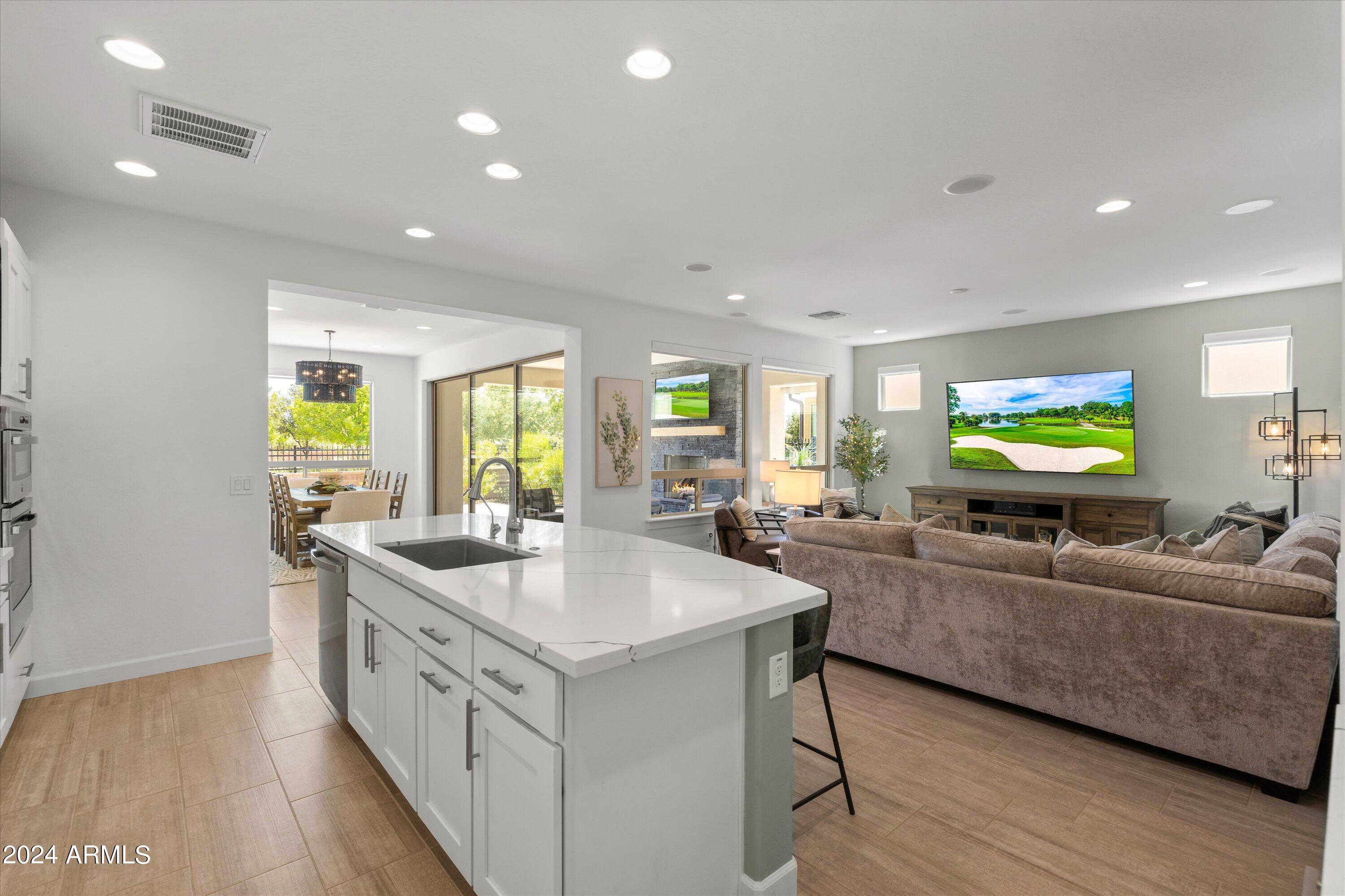 309 E SANTA LUCIA Lane