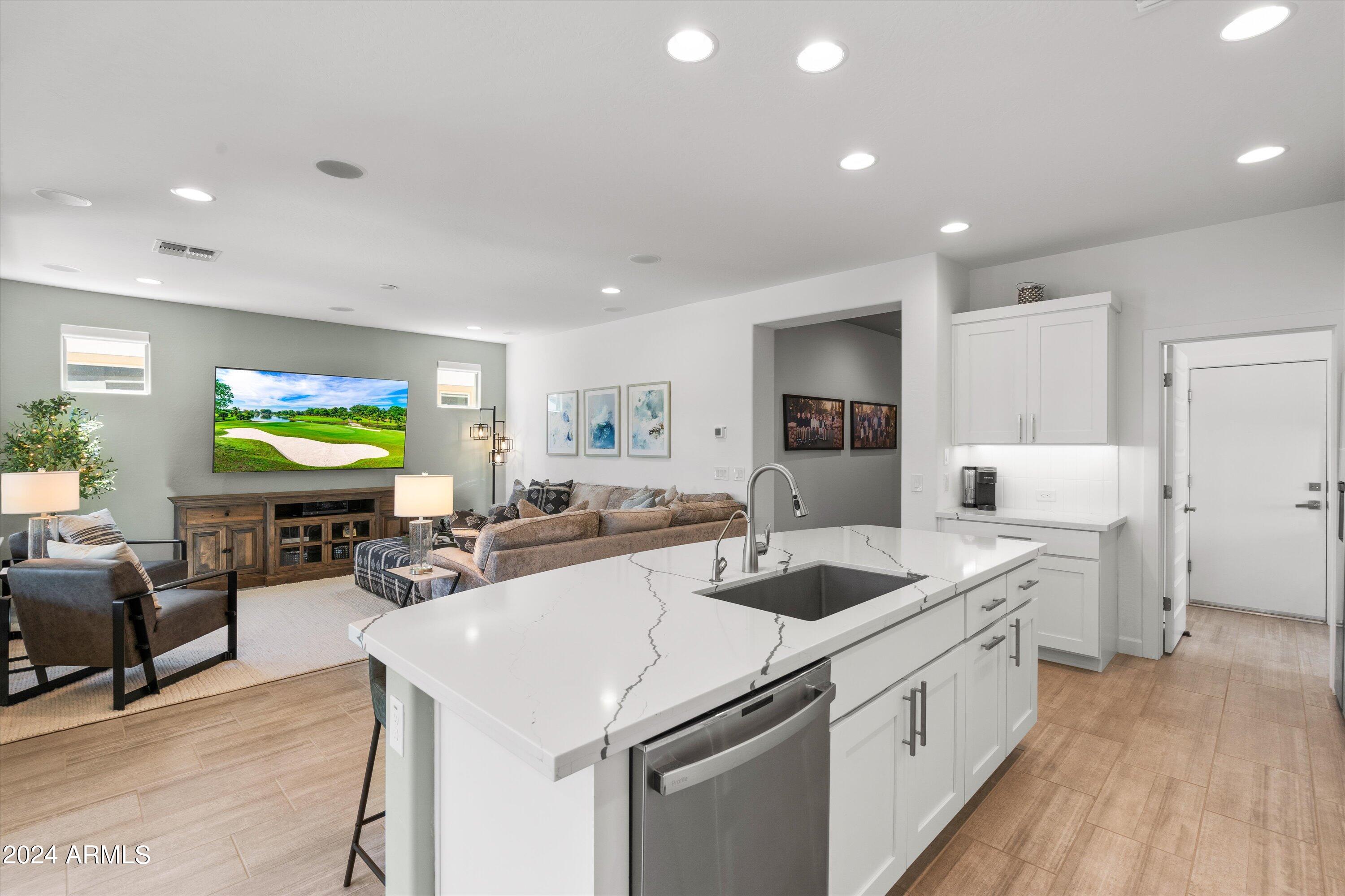 309 E SANTA LUCIA Lane