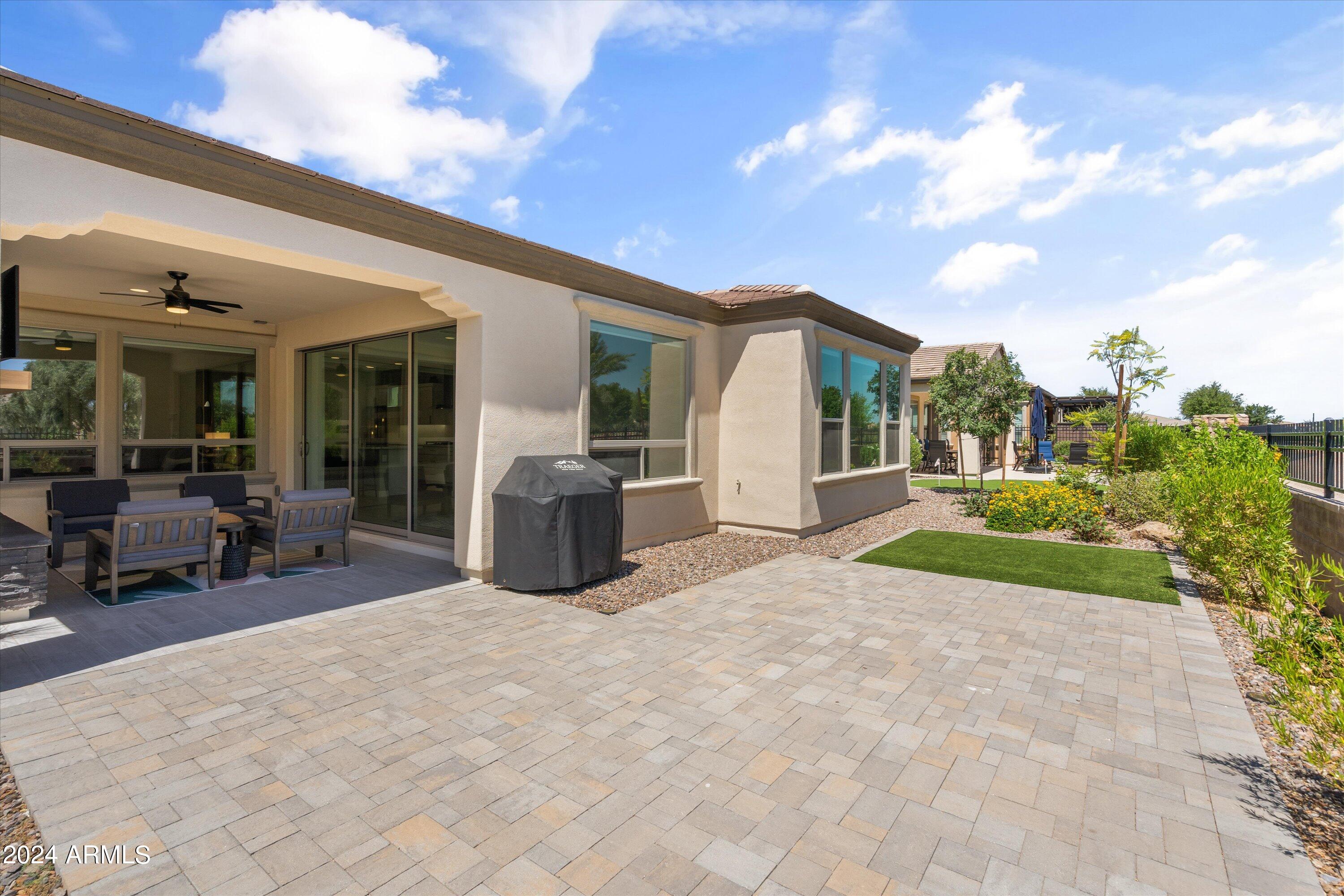 309 E SANTA LUCIA Lane