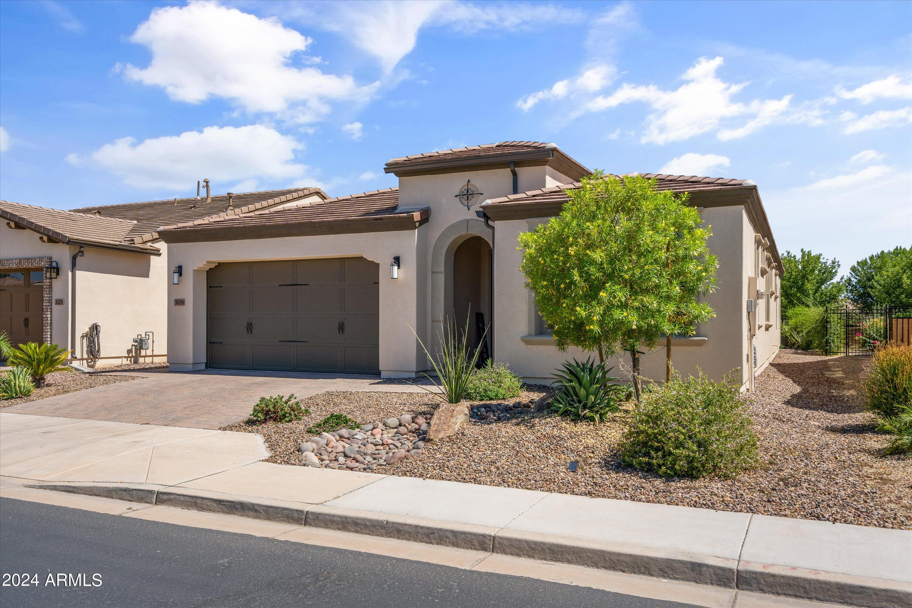 309 E SANTA LUCIA Lane