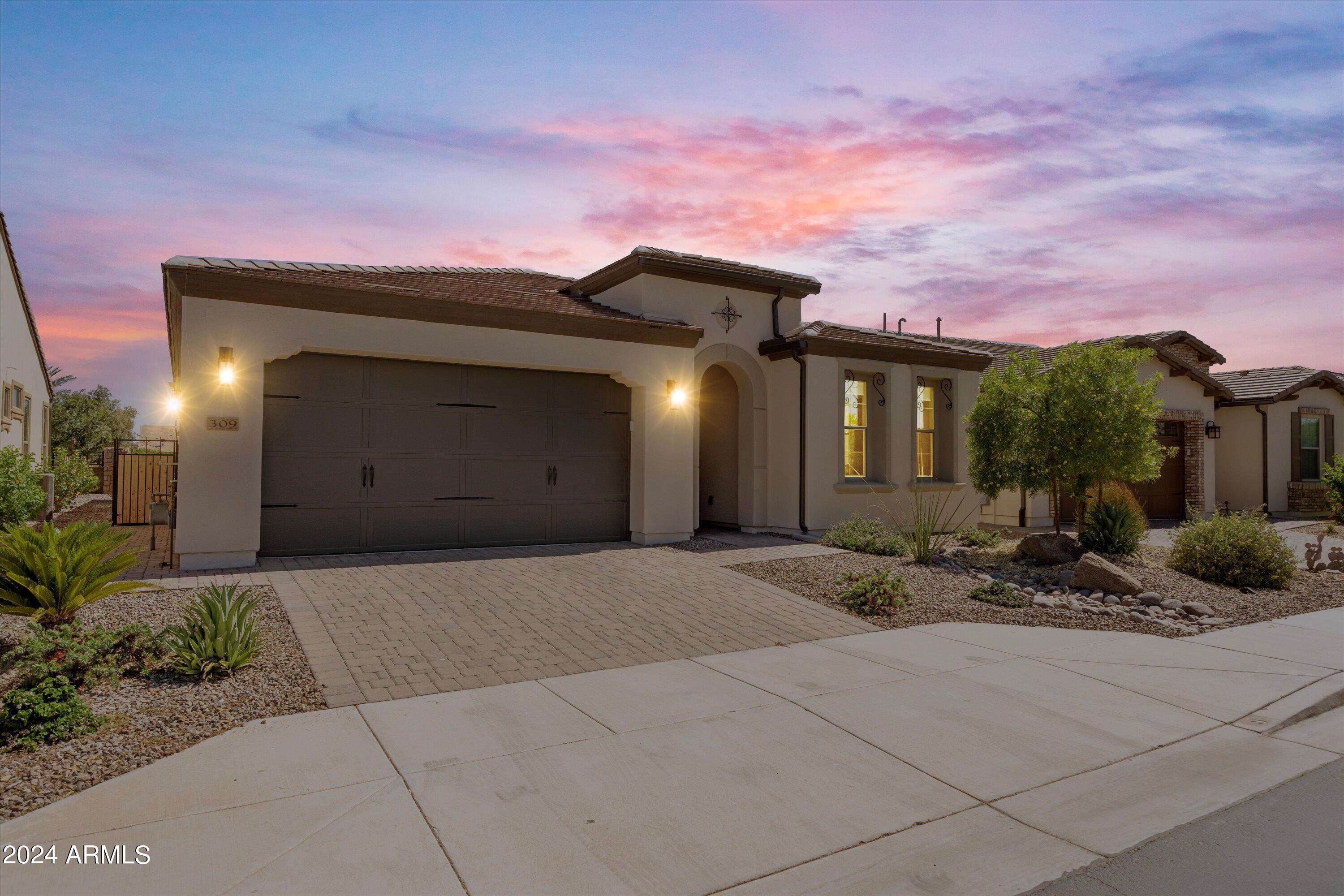 309 E SANTA LUCIA Lane