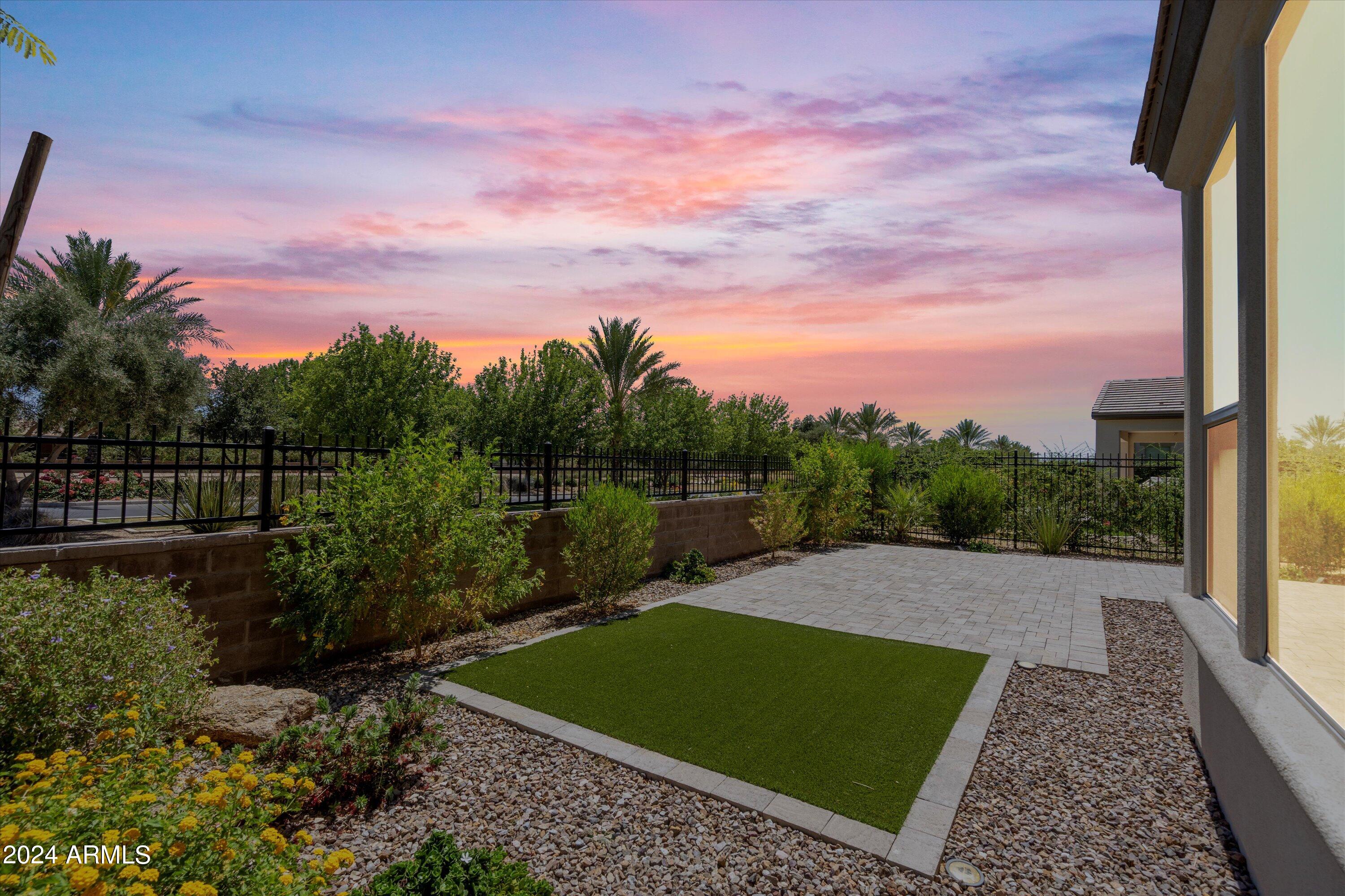 309 E SANTA LUCIA Lane