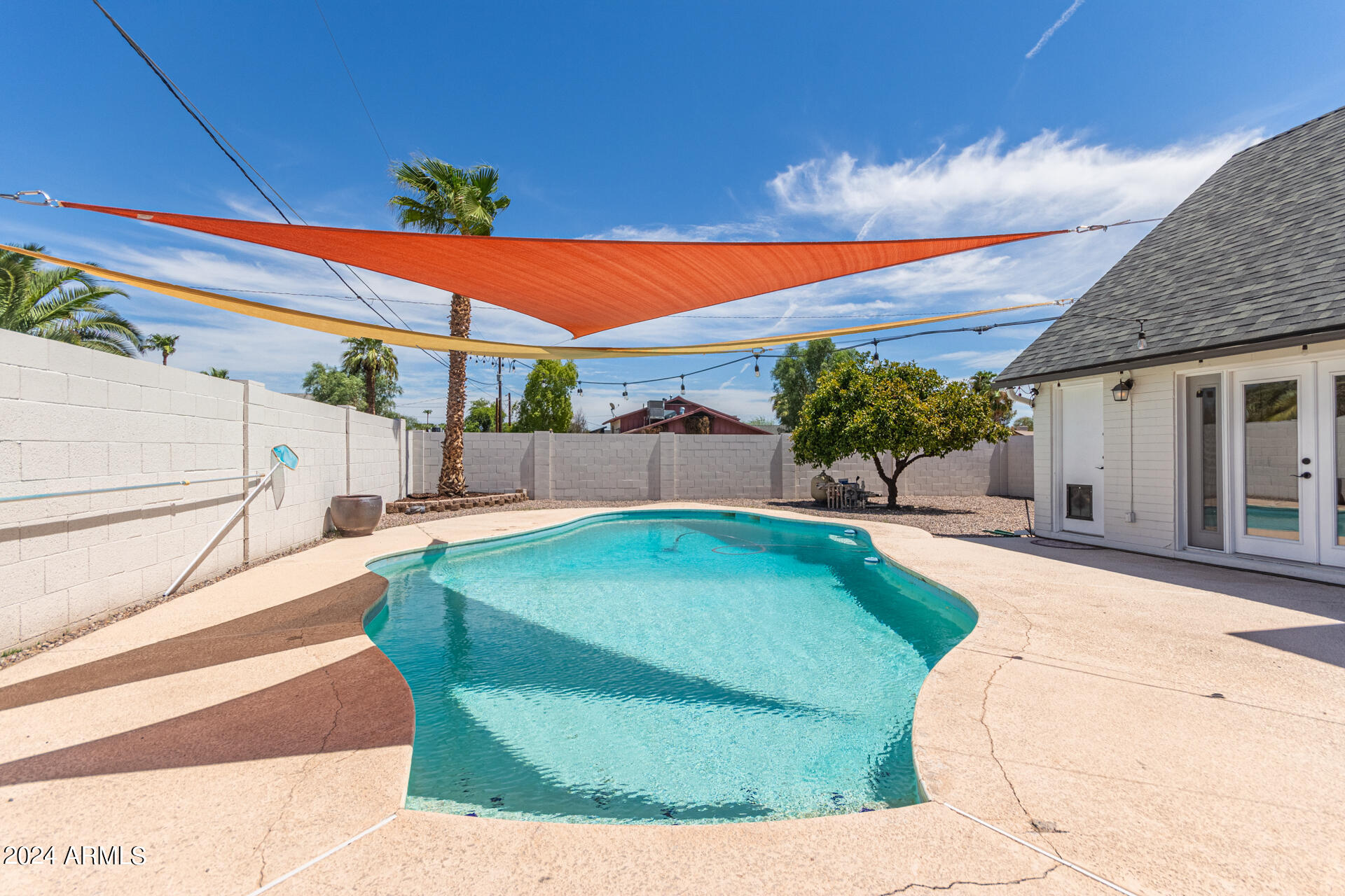 146 E RIVIERA Drive