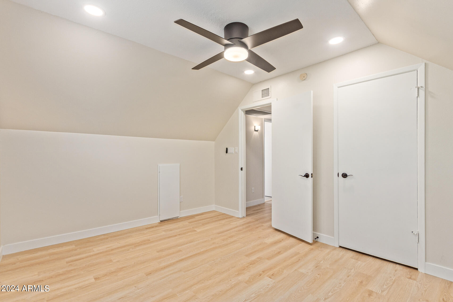 146 E RIVIERA Drive