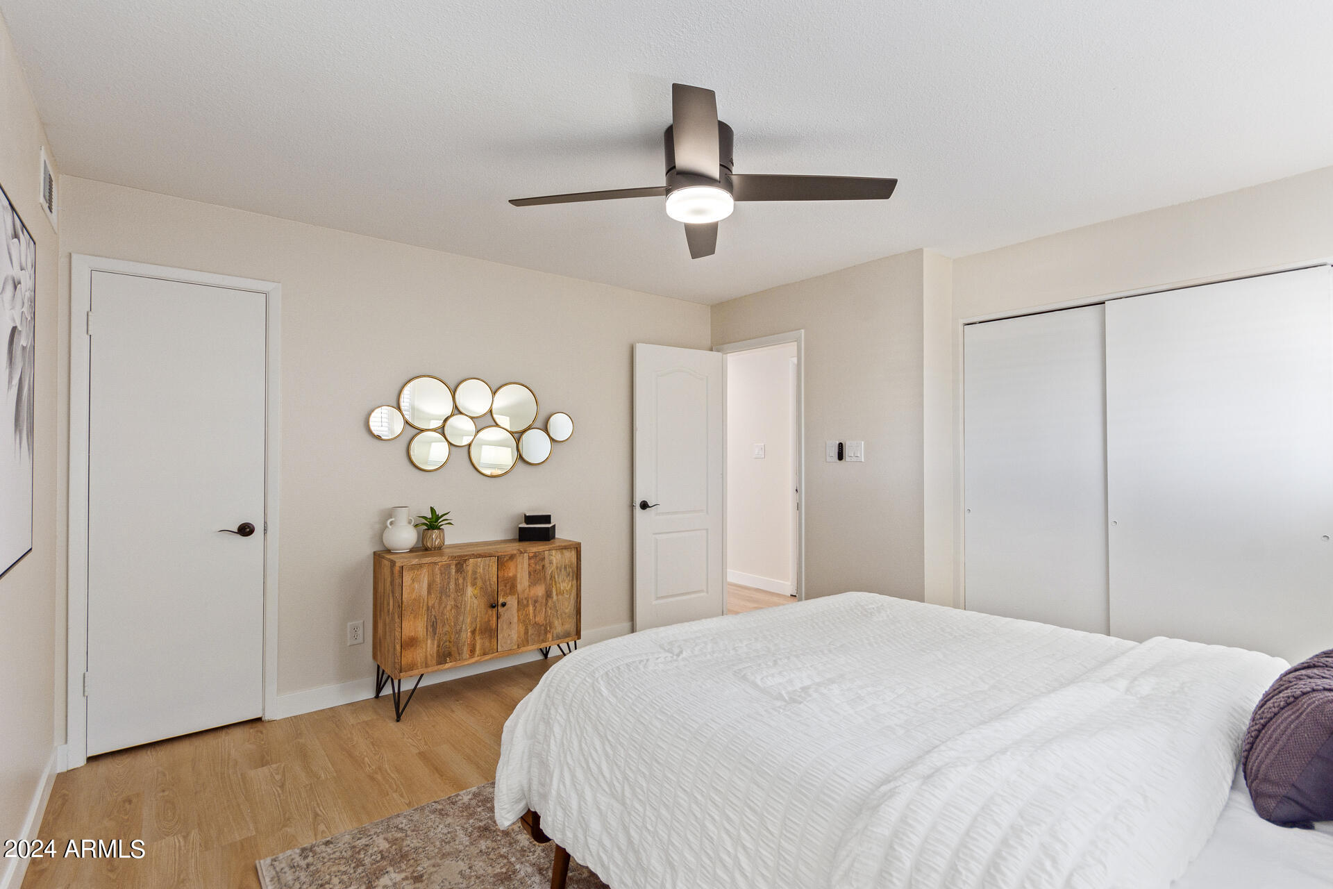 146 E RIVIERA Drive