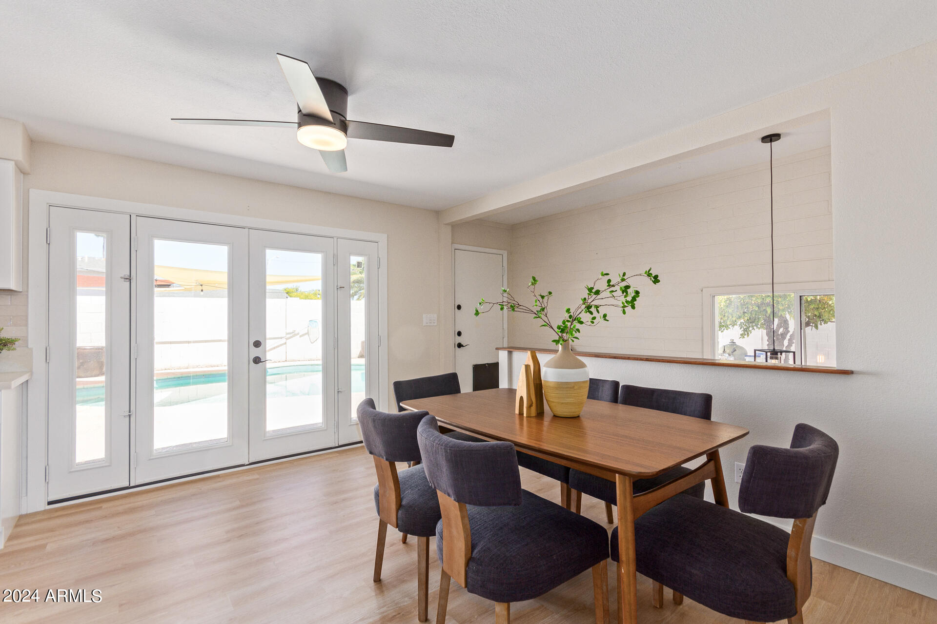 146 E RIVIERA Drive