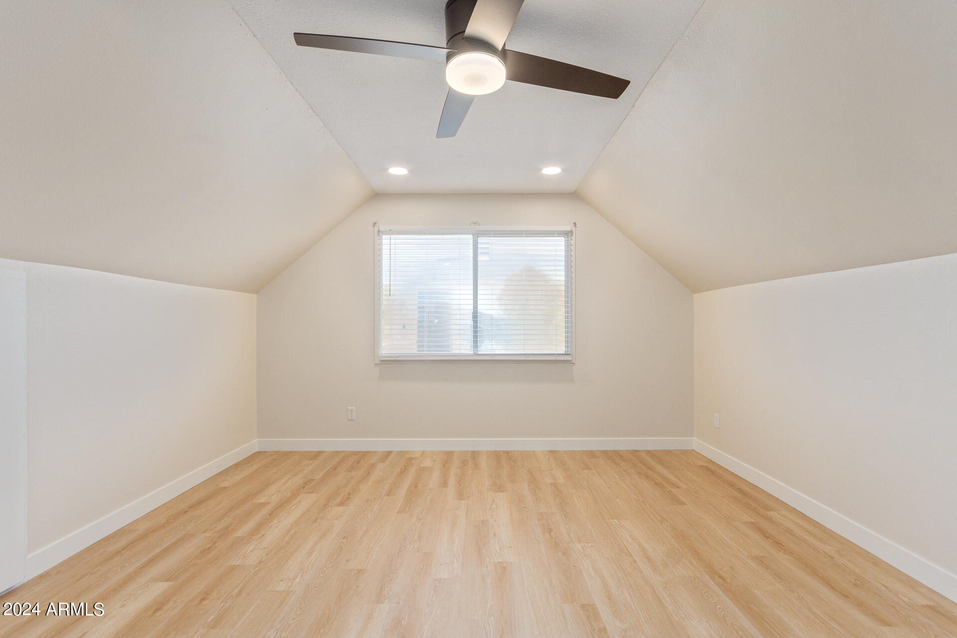 146 E RIVIERA Drive