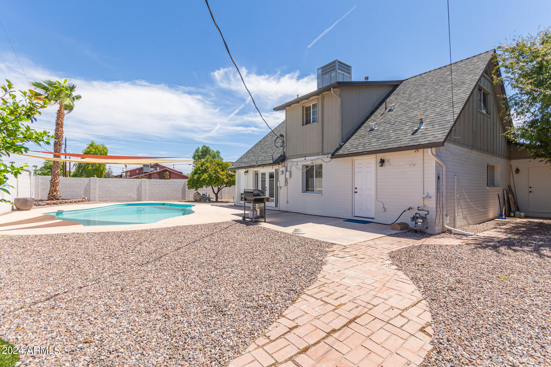 146 E RIVIERA Drive