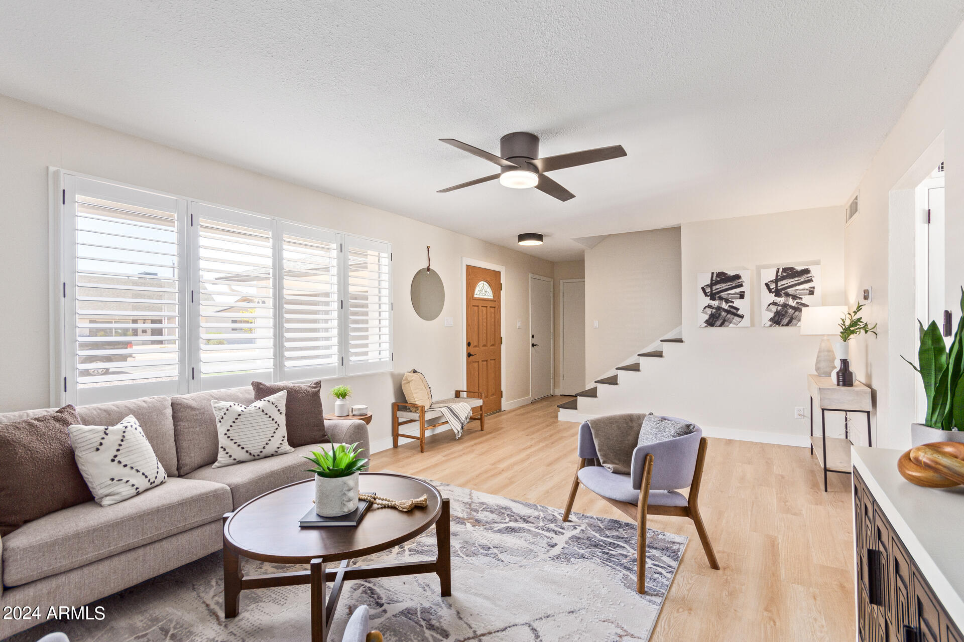 146 E RIVIERA Drive