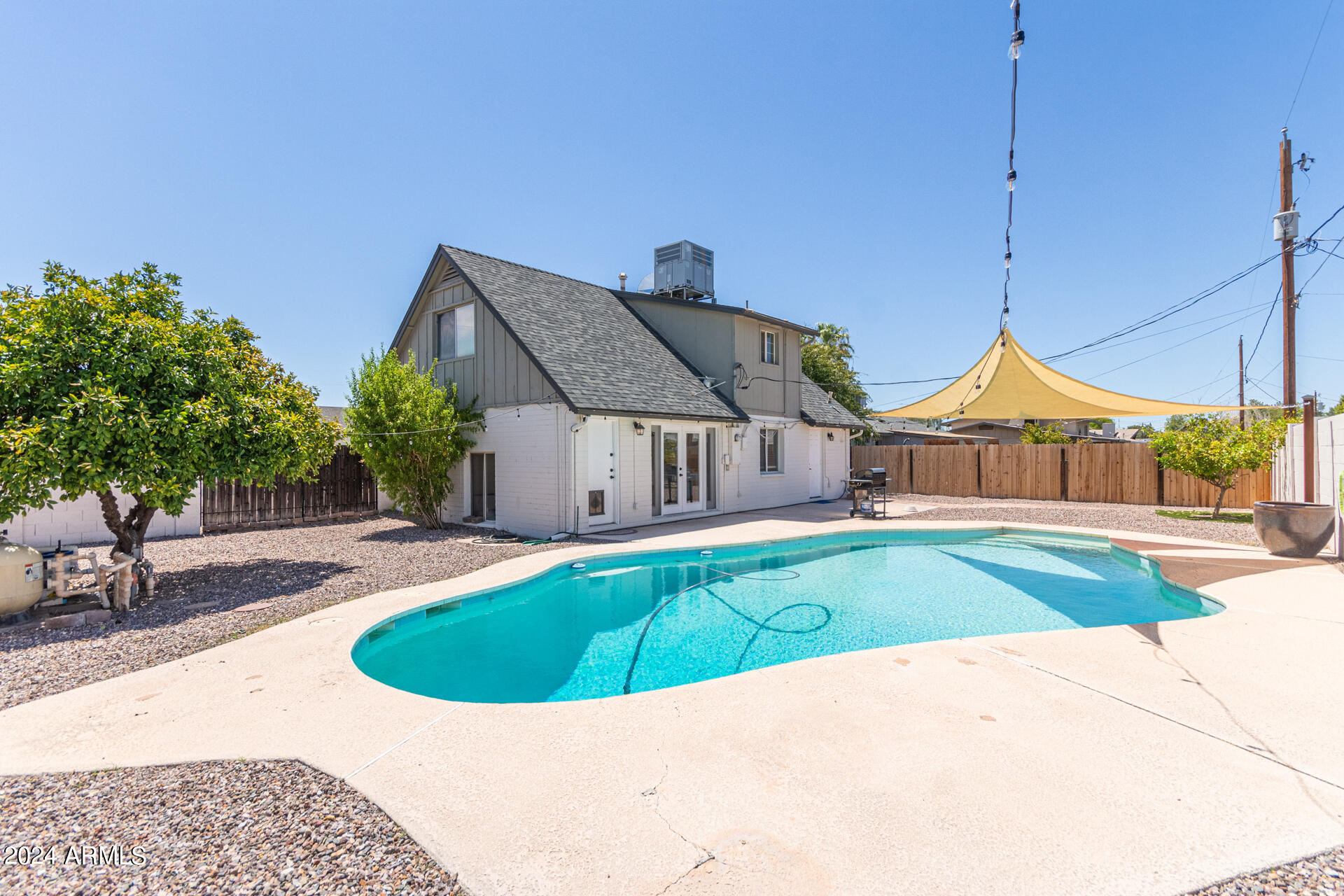 146 E RIVIERA Drive