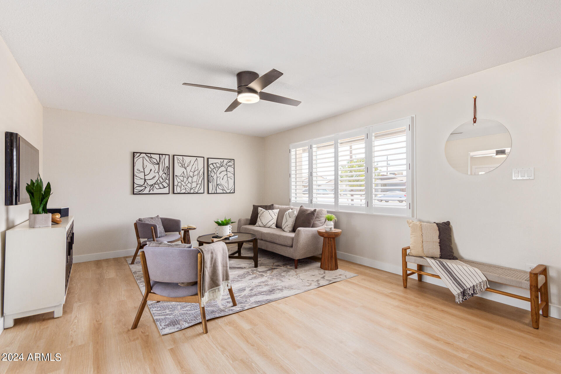 146 E RIVIERA Drive