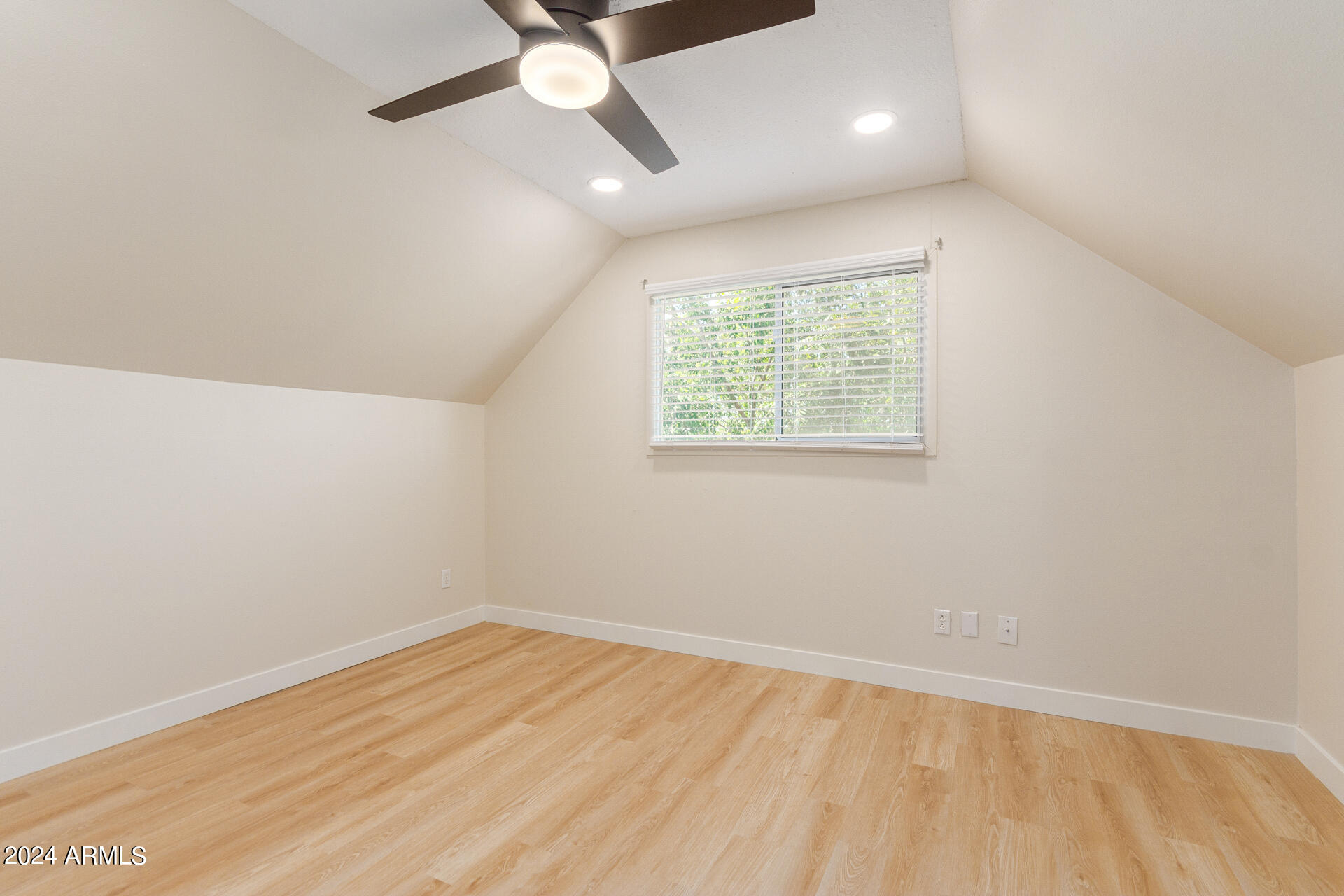 146 E RIVIERA Drive