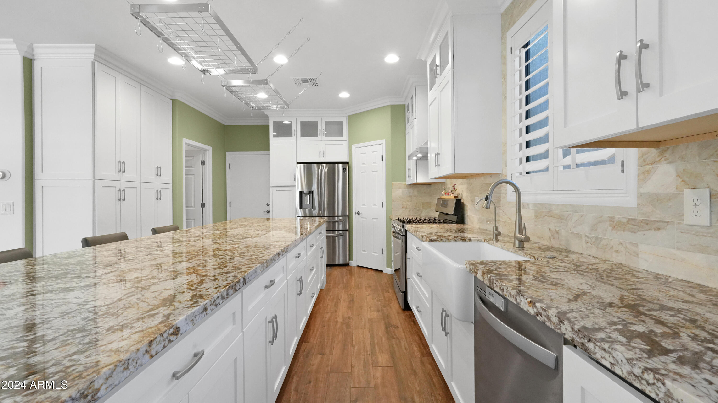 4203 E DUBOIS Avenue