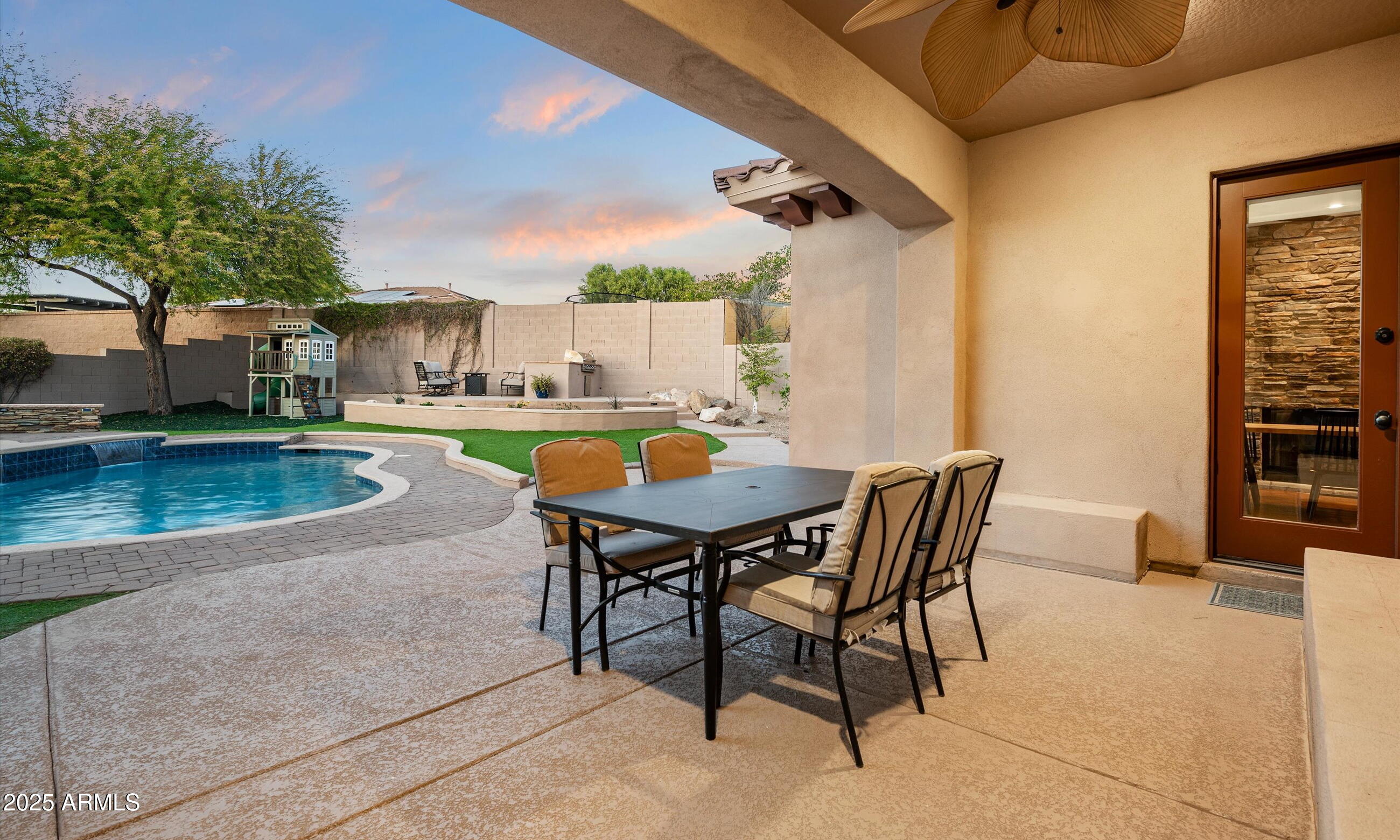 1840 W SIERRA SUNSET Trail