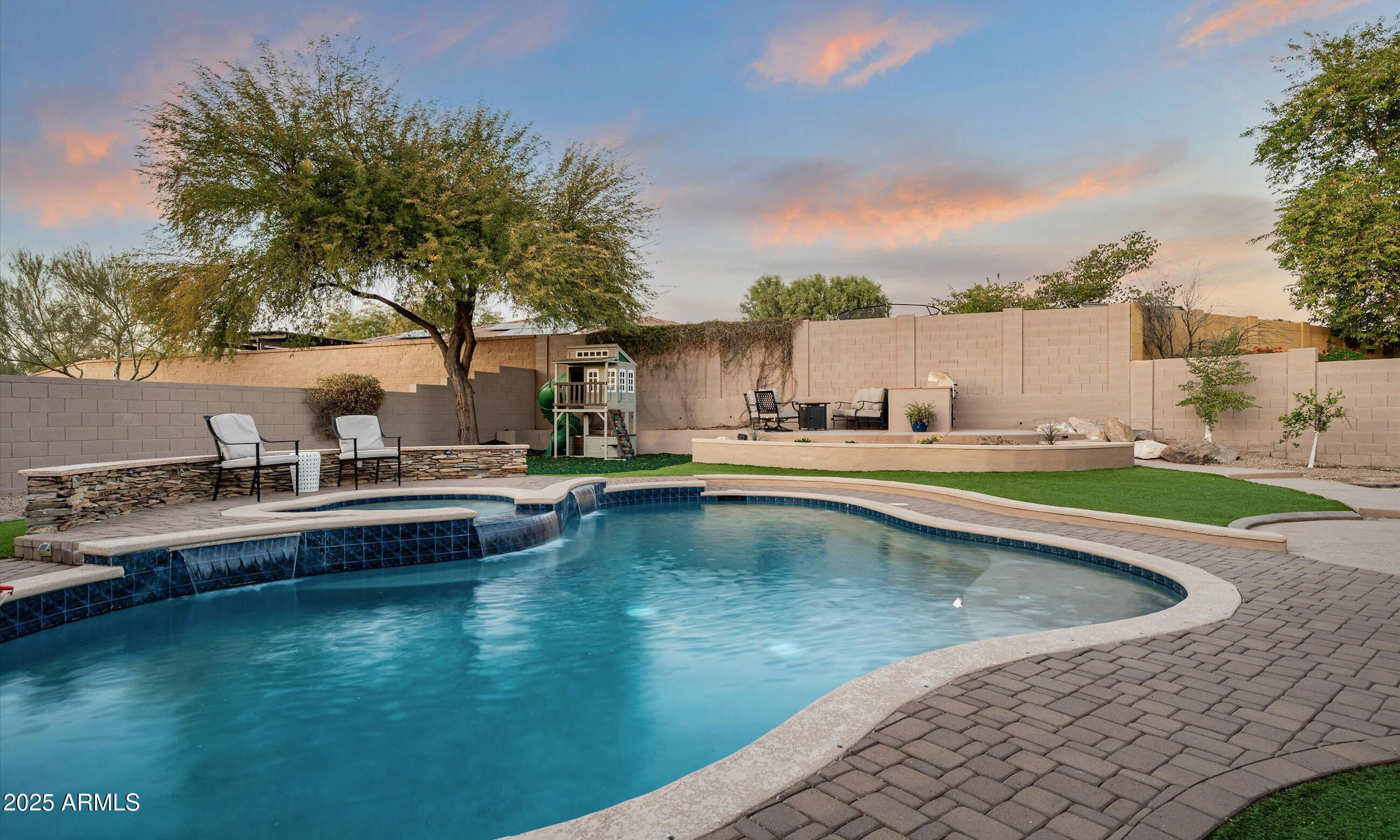 1840 W SIERRA SUNSET Trail
