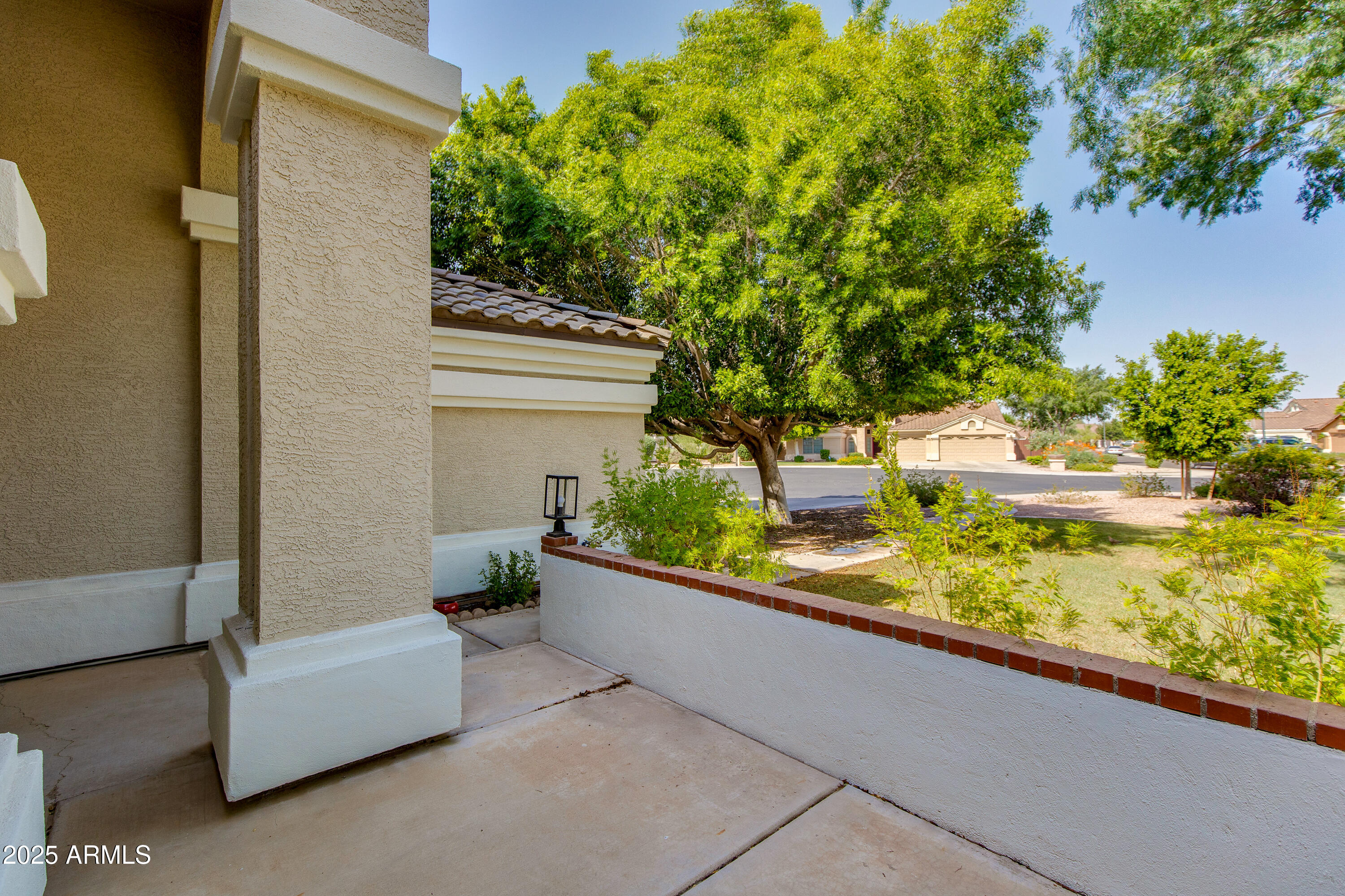 91 W BAYLOR Lane