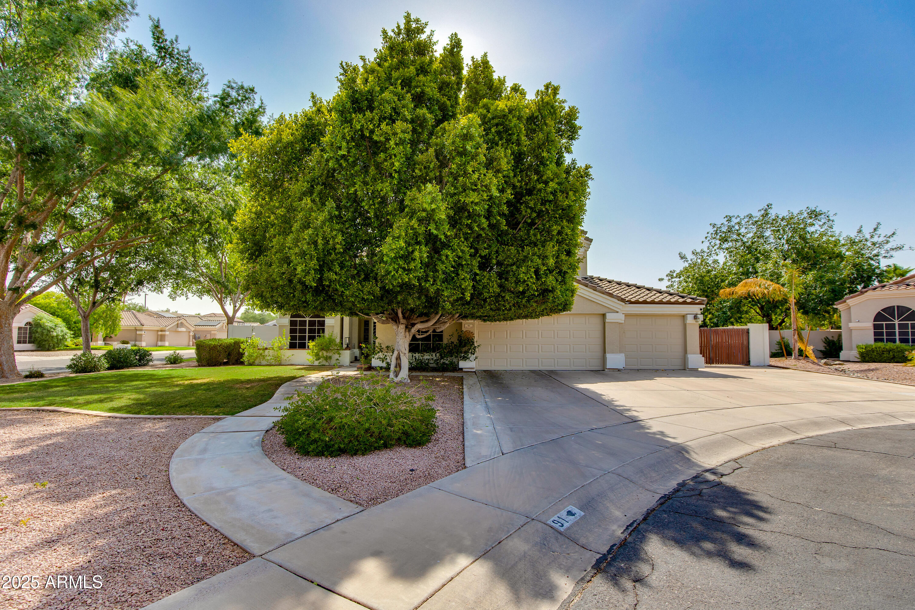 91 W BAYLOR Lane