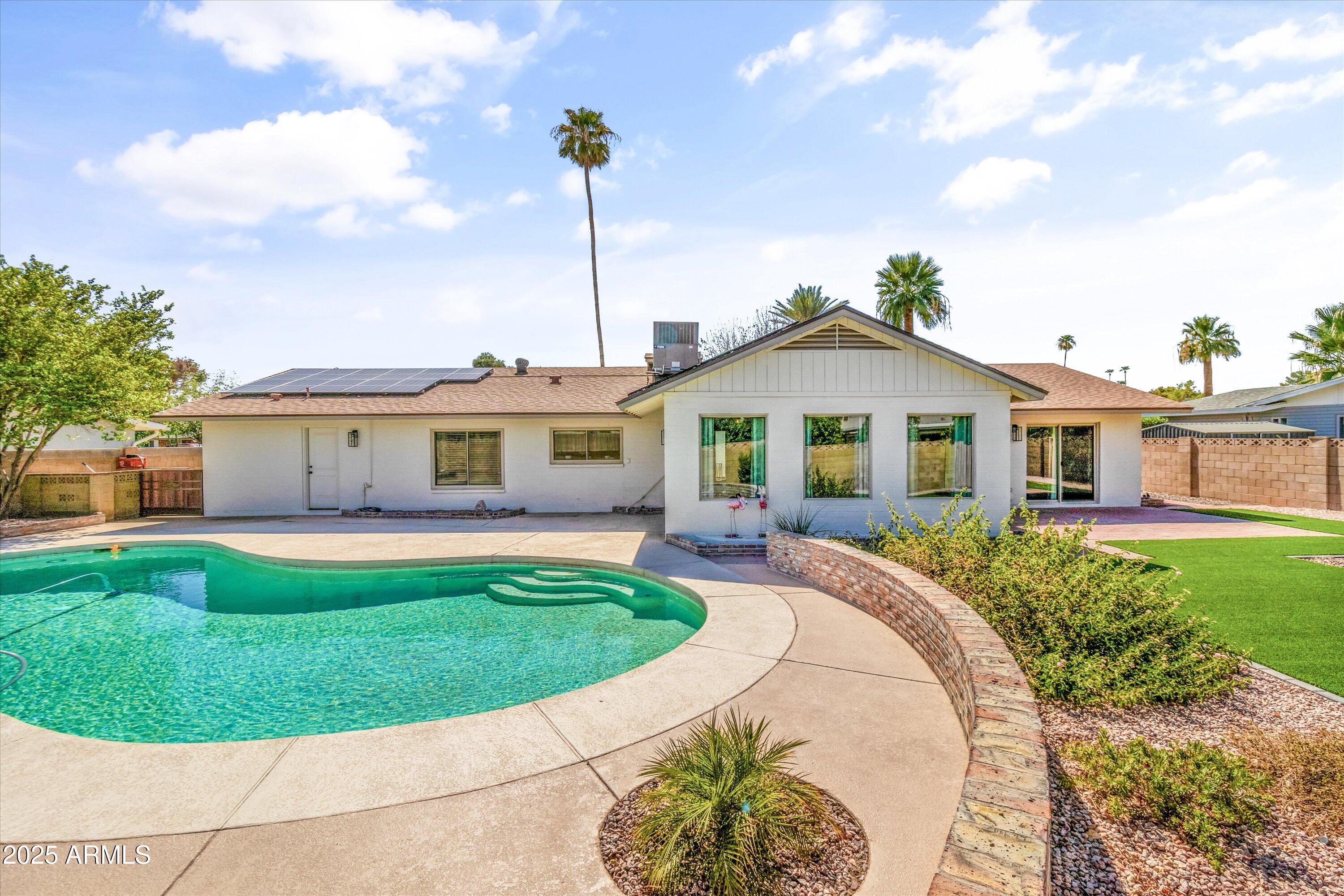 408 REDONDO Drive W