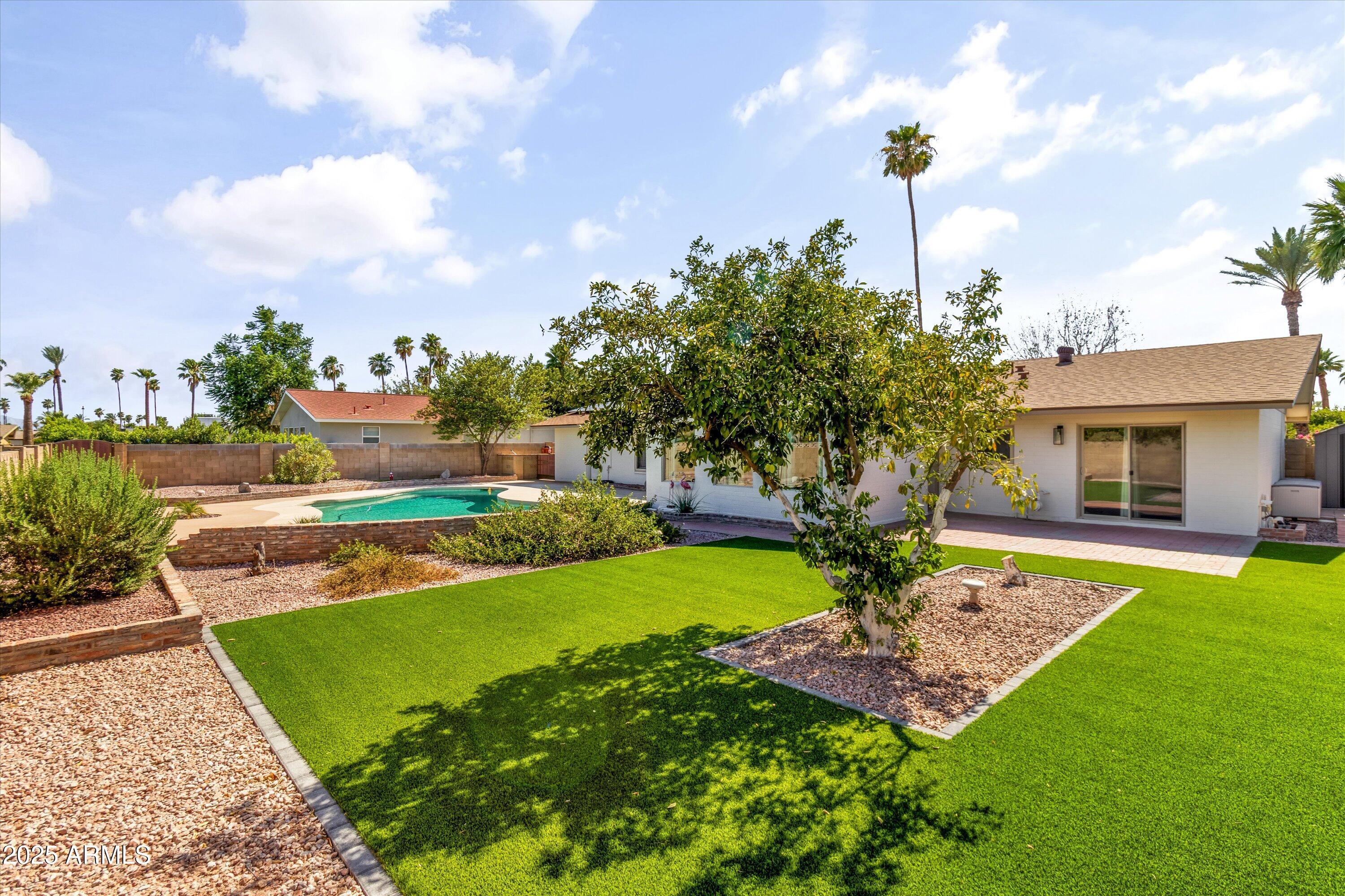 408 REDONDO Drive W
