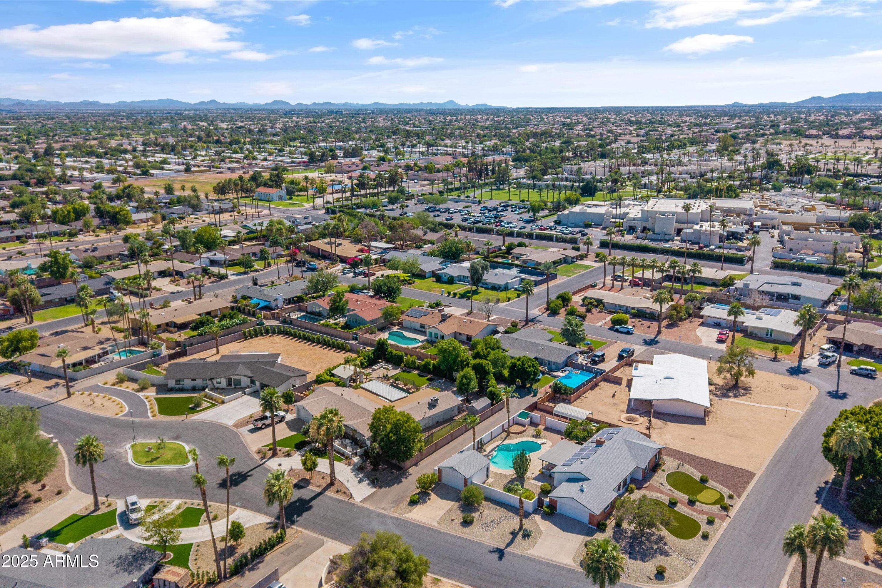 408 REDONDO Drive W