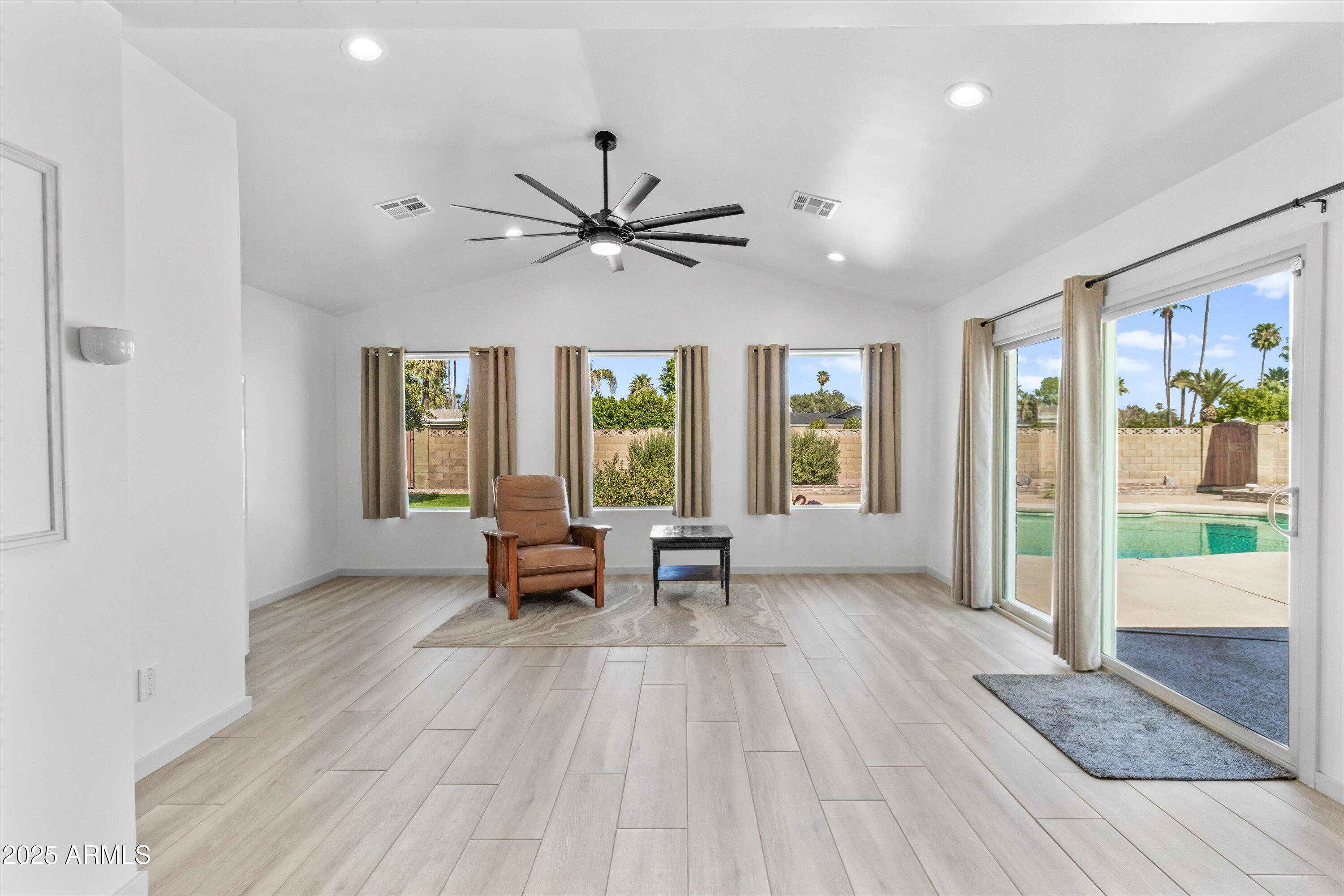408 REDONDO Drive W