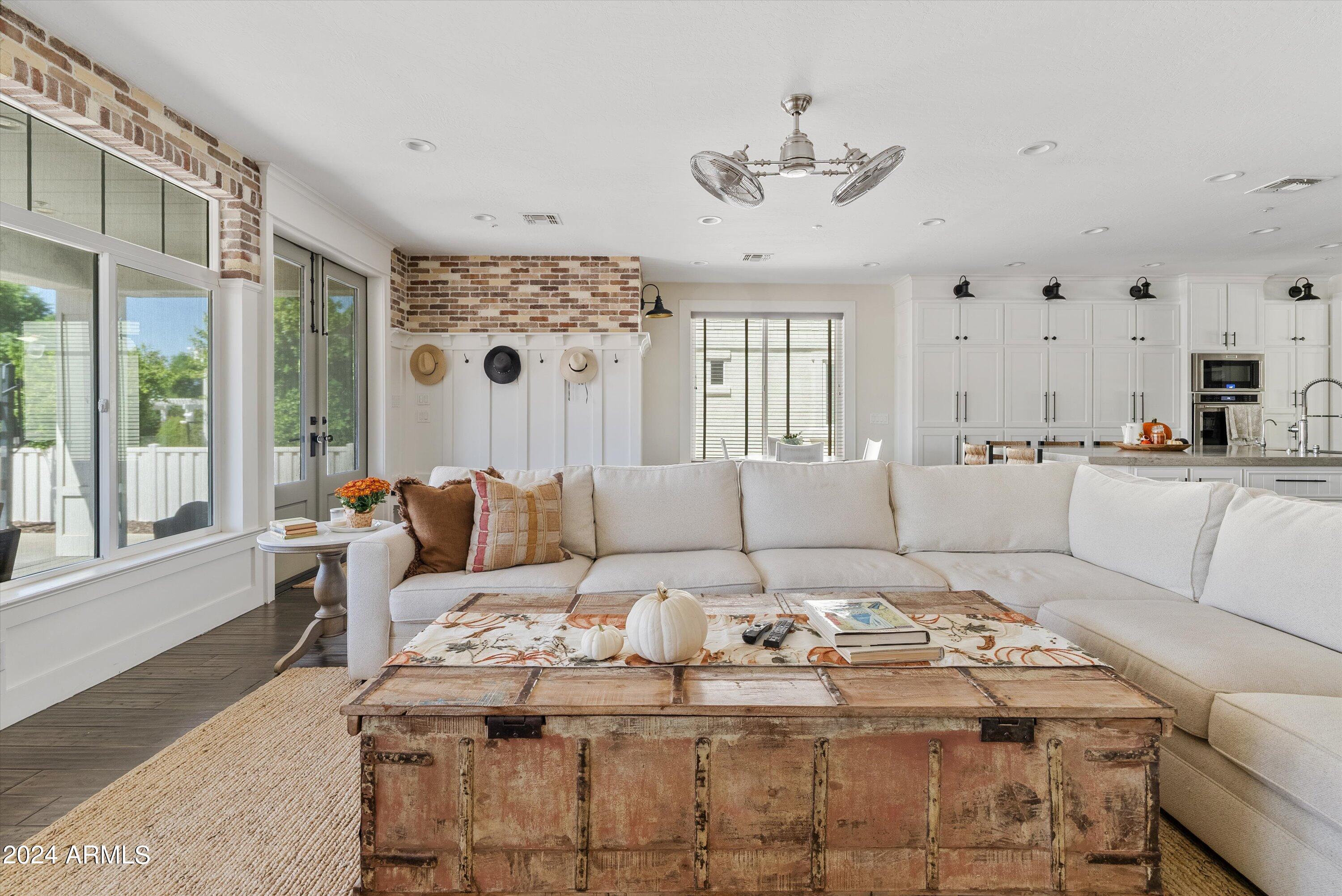 1368 S MULBERRY Street, Gilbert