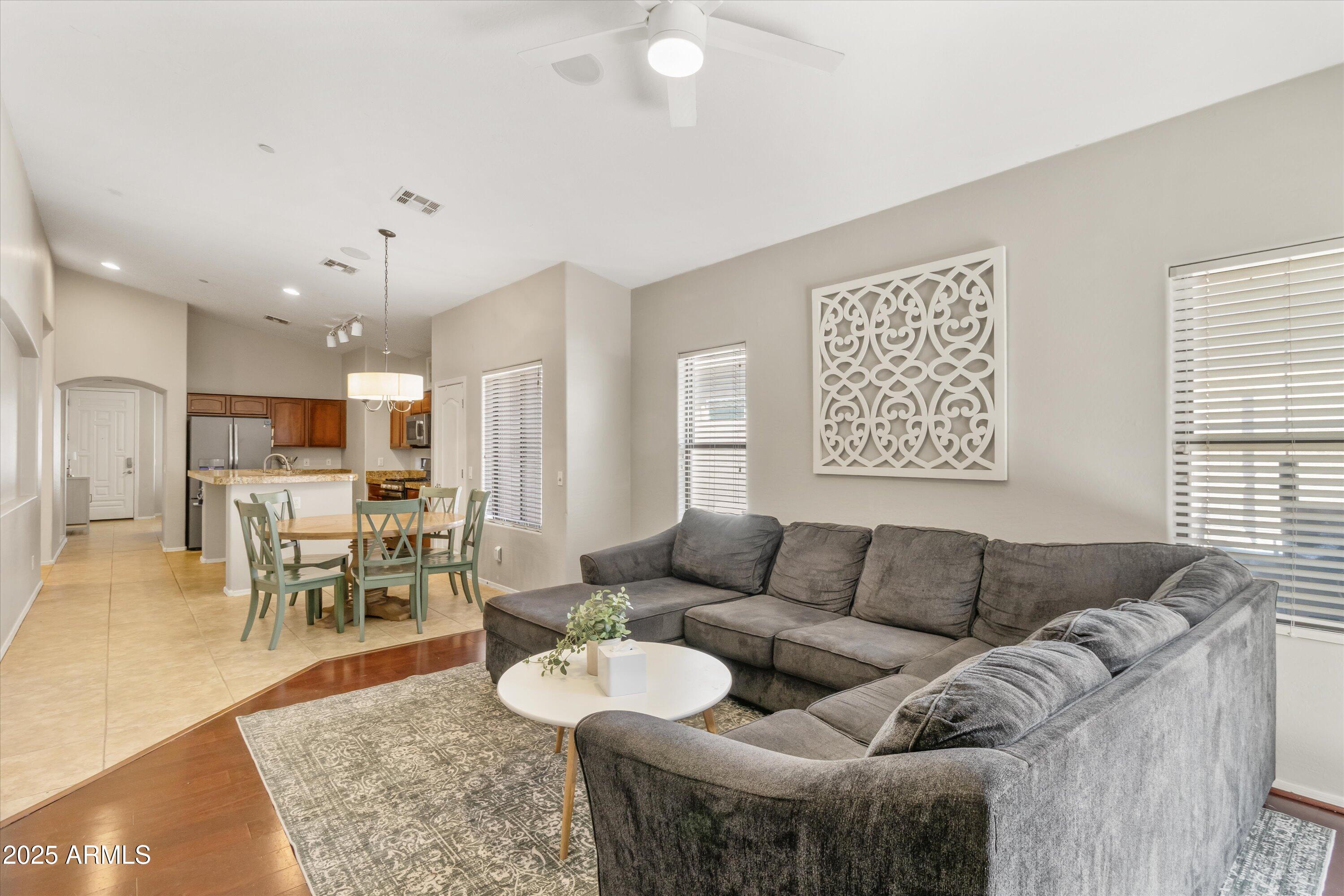 5309 E CARMEL Avenue