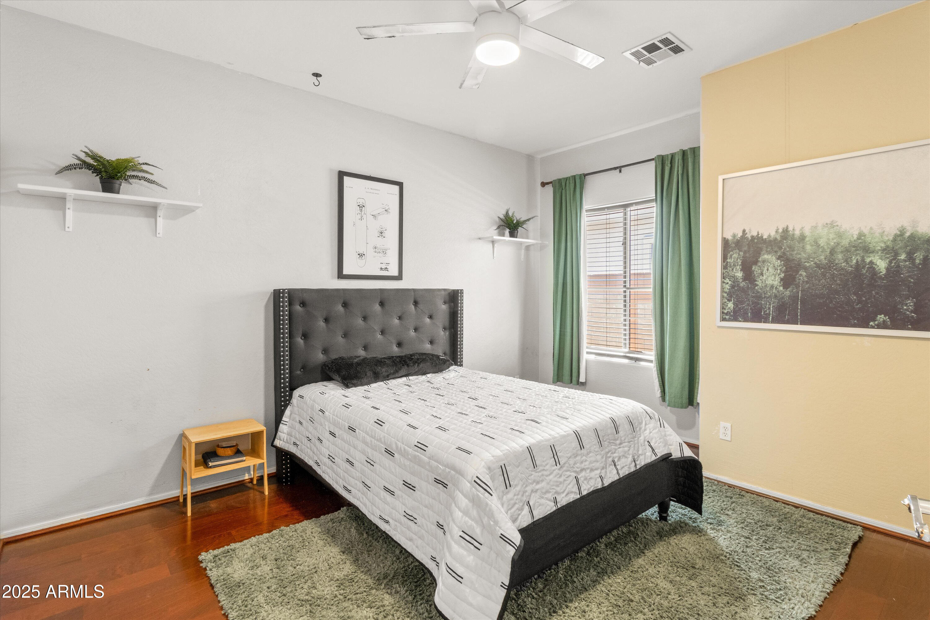 5309 E CARMEL Avenue