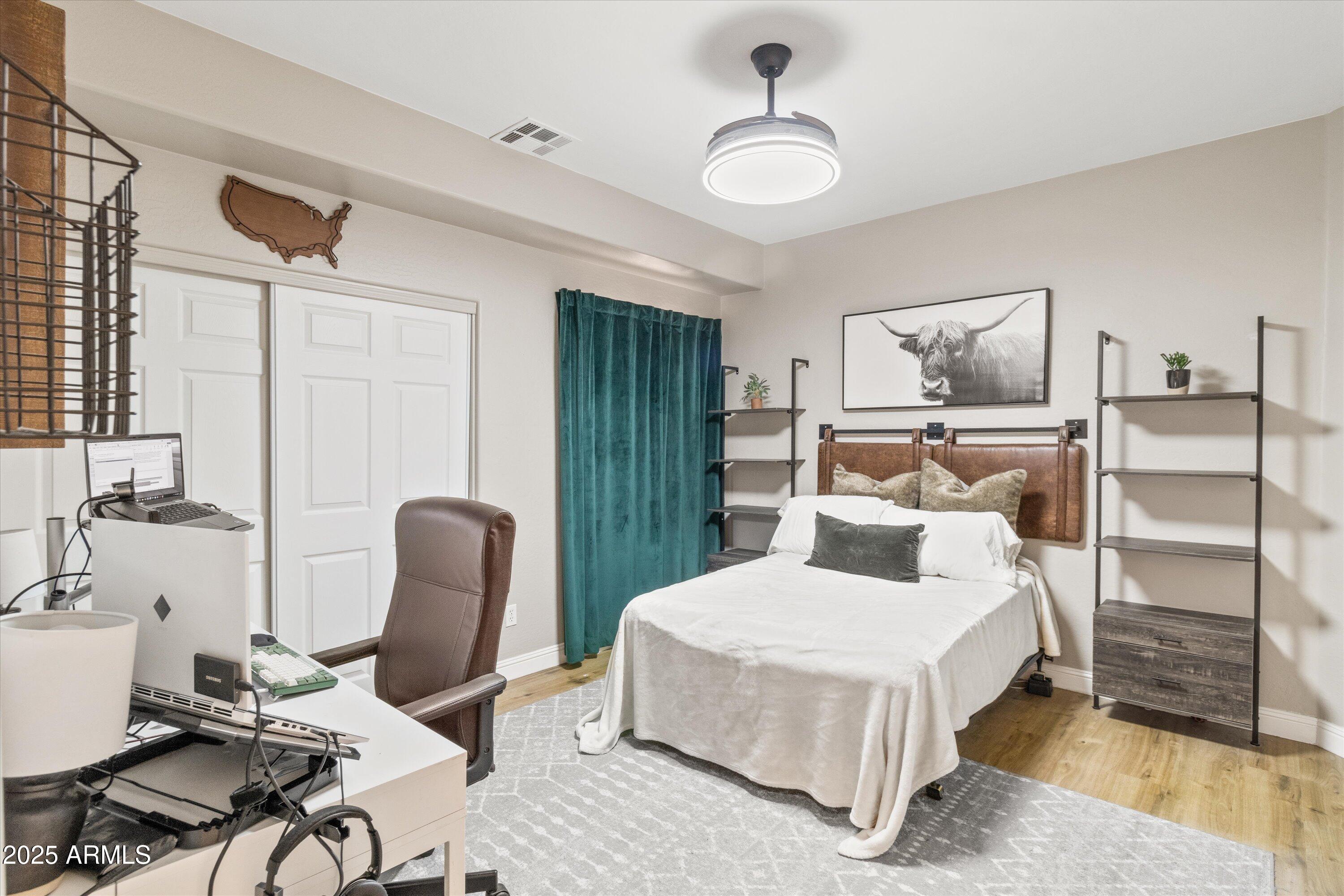 5309 E CARMEL Avenue